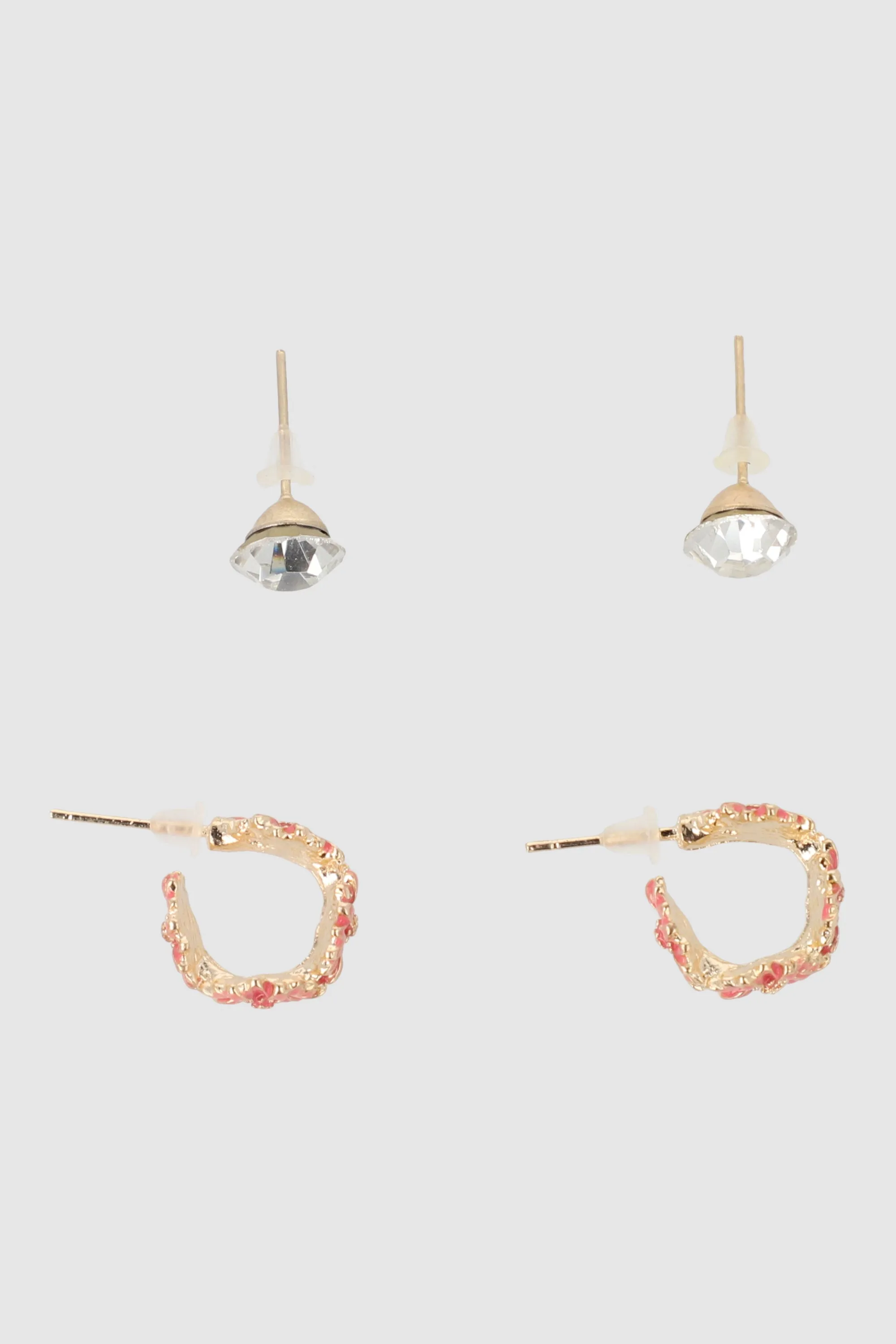 Set 2 pares aretes flores sold by Shasa