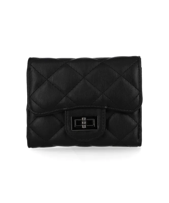 Cartera capitonada broche sold by Shasa