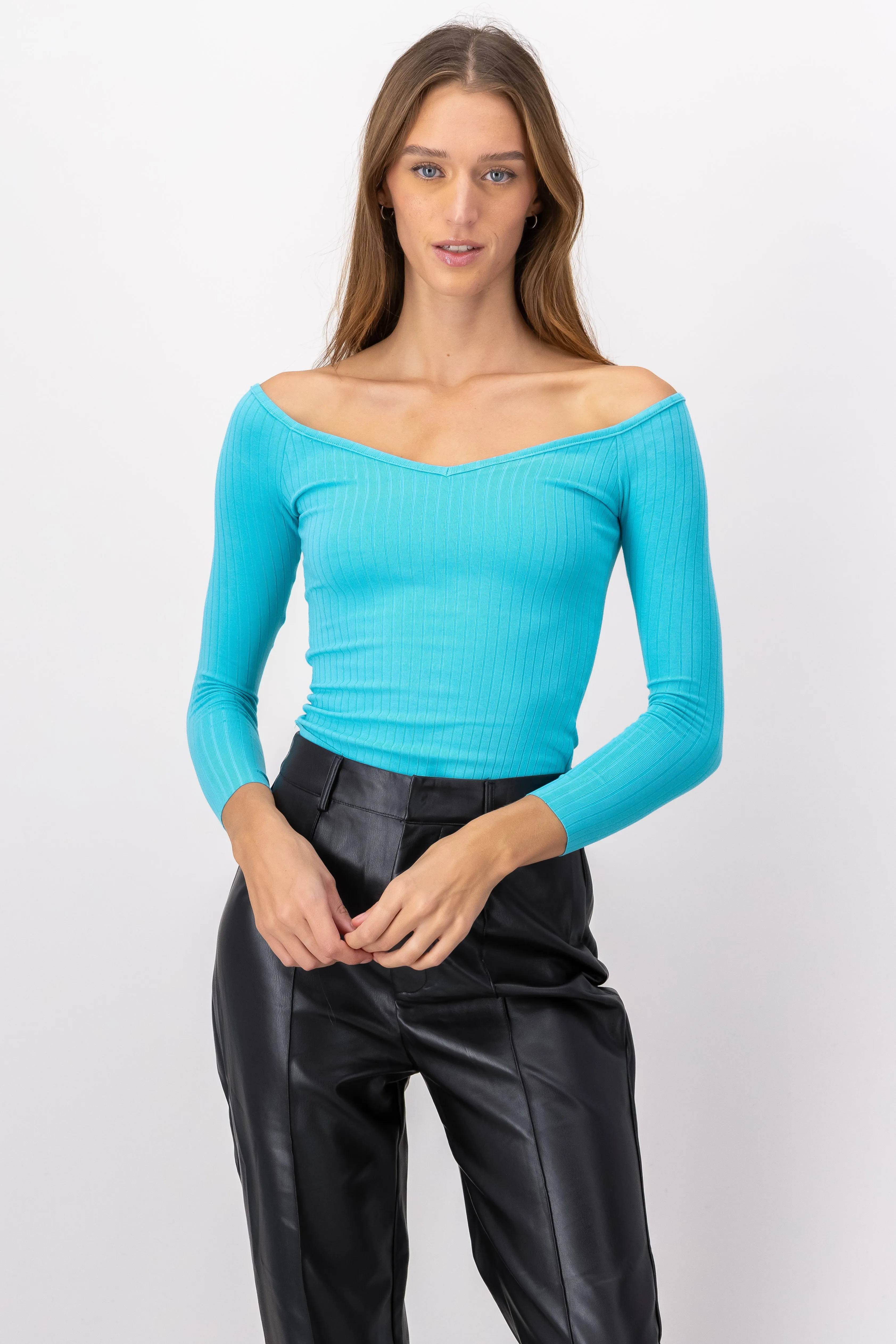 Top Manga Larga Cuello V sold by Shasa