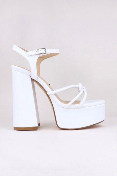 Tacon Plataforma Tiras Pipping sold by Shasa