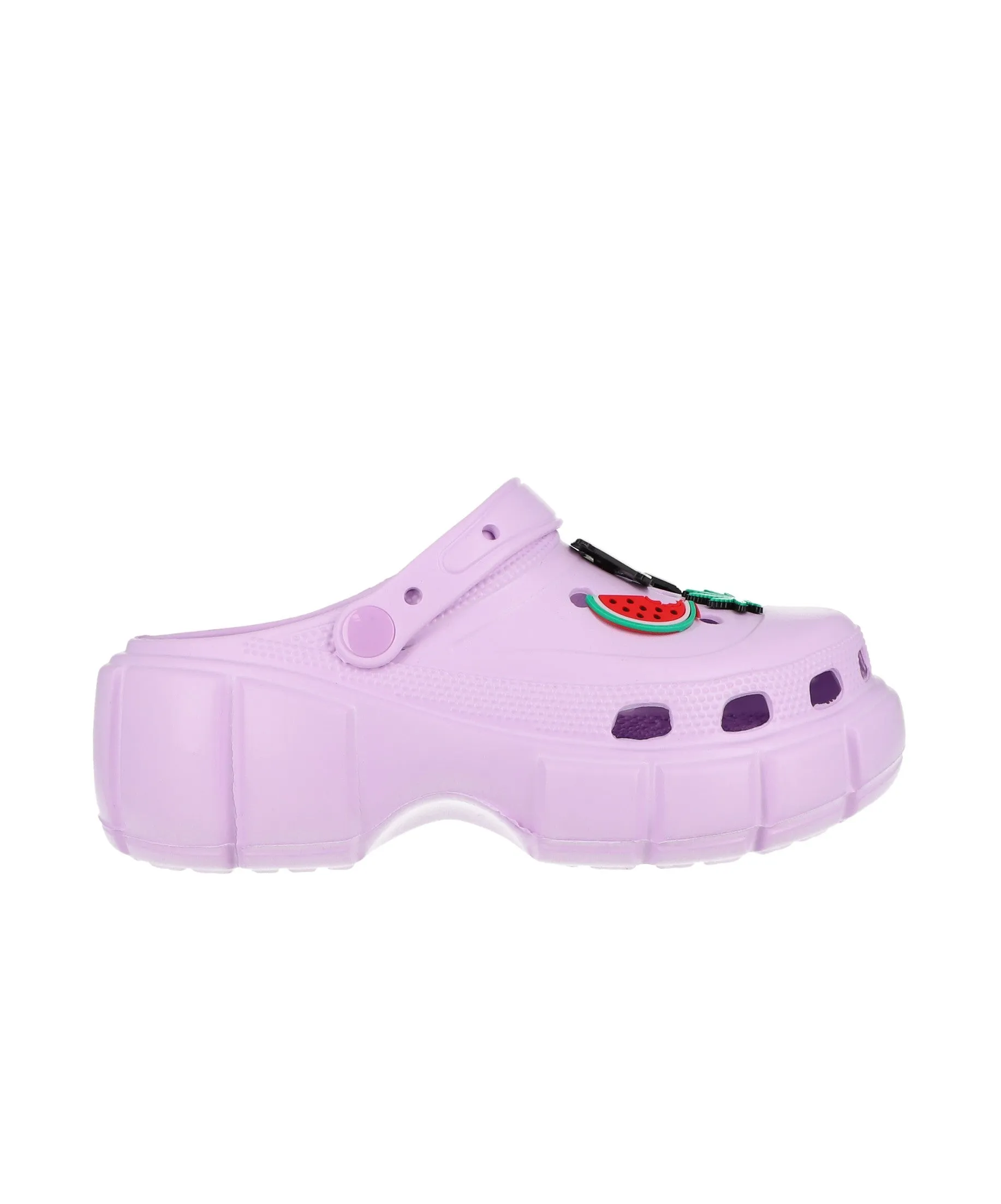 Zuecos ventilación suela dentada sold by Shasa