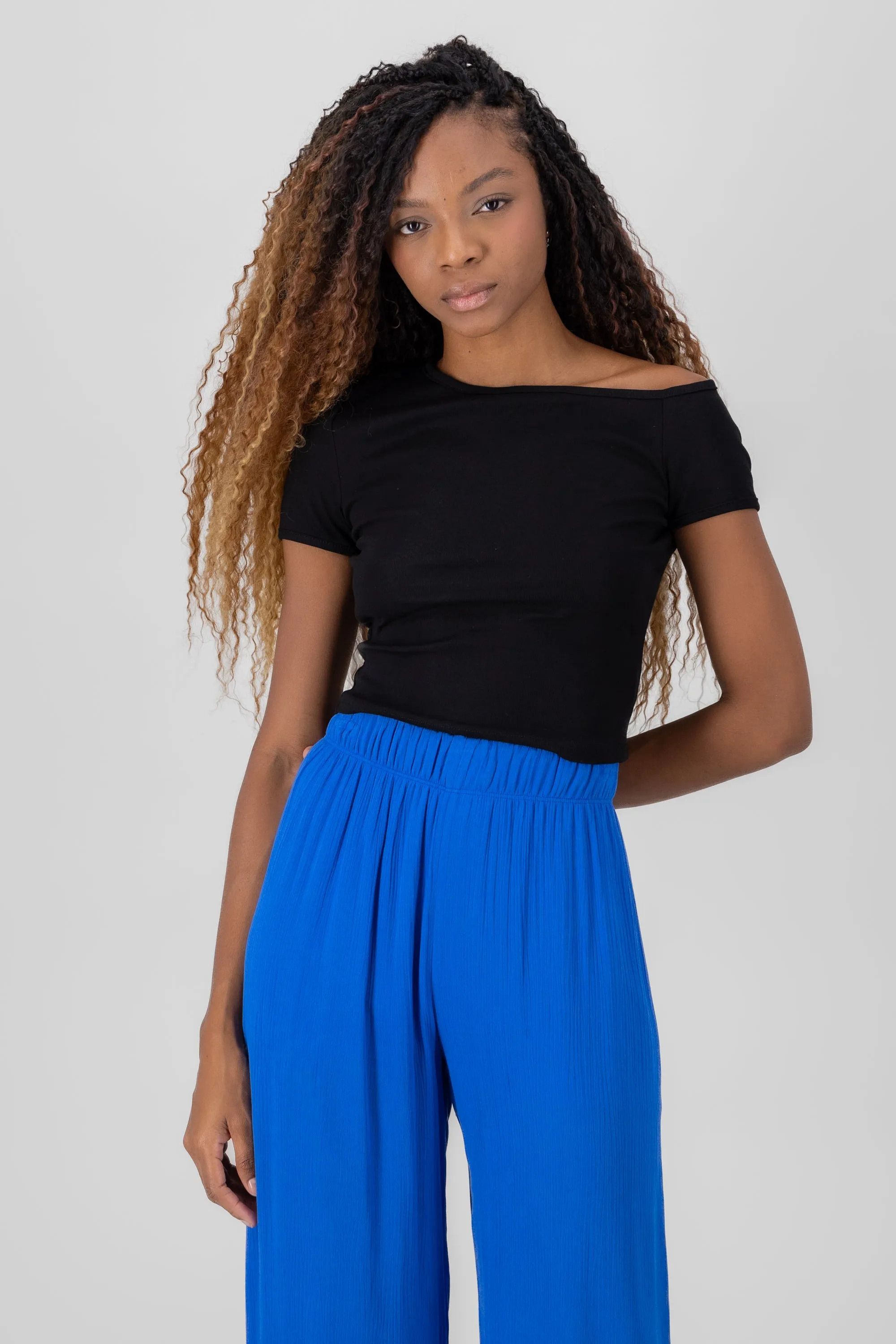 Top asimetrico liso sold by Shasa