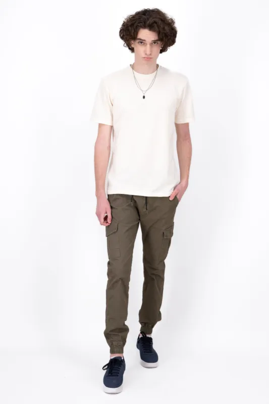 Jogger de gabardina con bolsillos cargo sold by Shasa