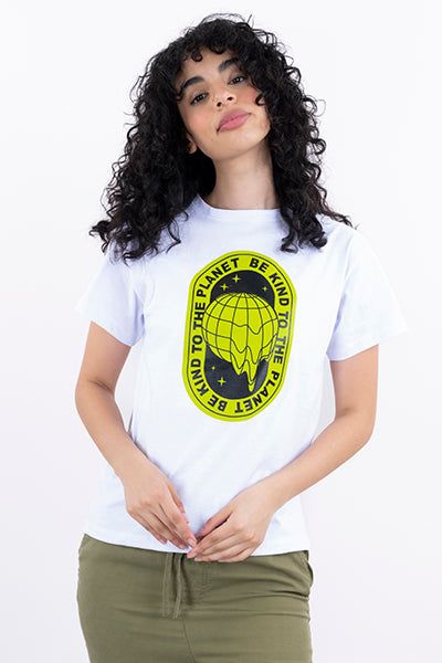 Playera estampado Be kind to the planet sold by Shasa