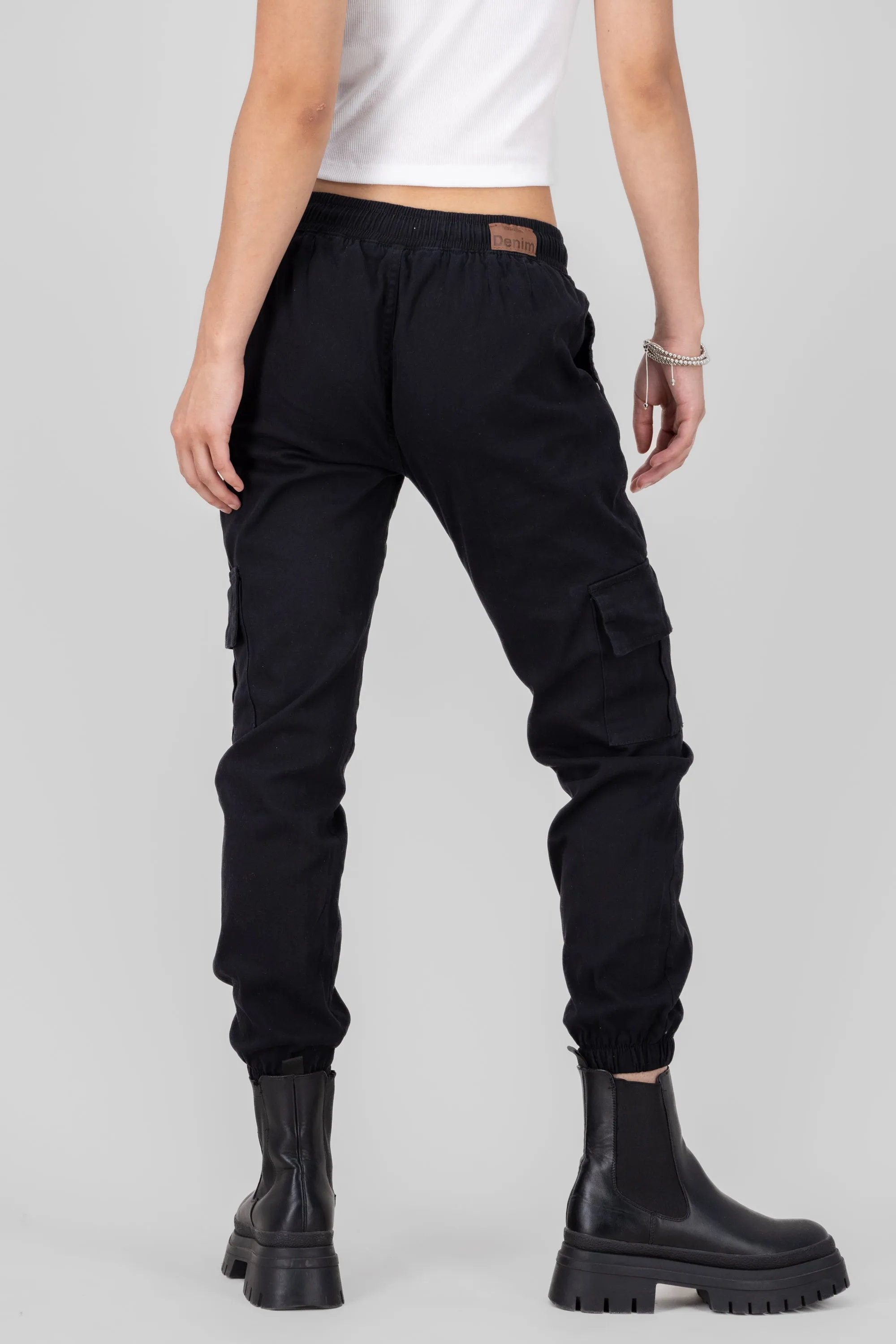 Jeans cargo con resorte y jareta sold by Shasa product image thumbnail 4