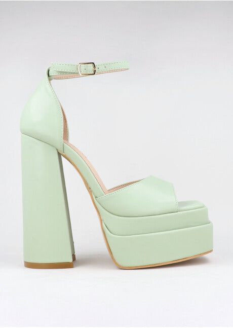 Tacón Plataforma Efecto Piel sold by Shasa
