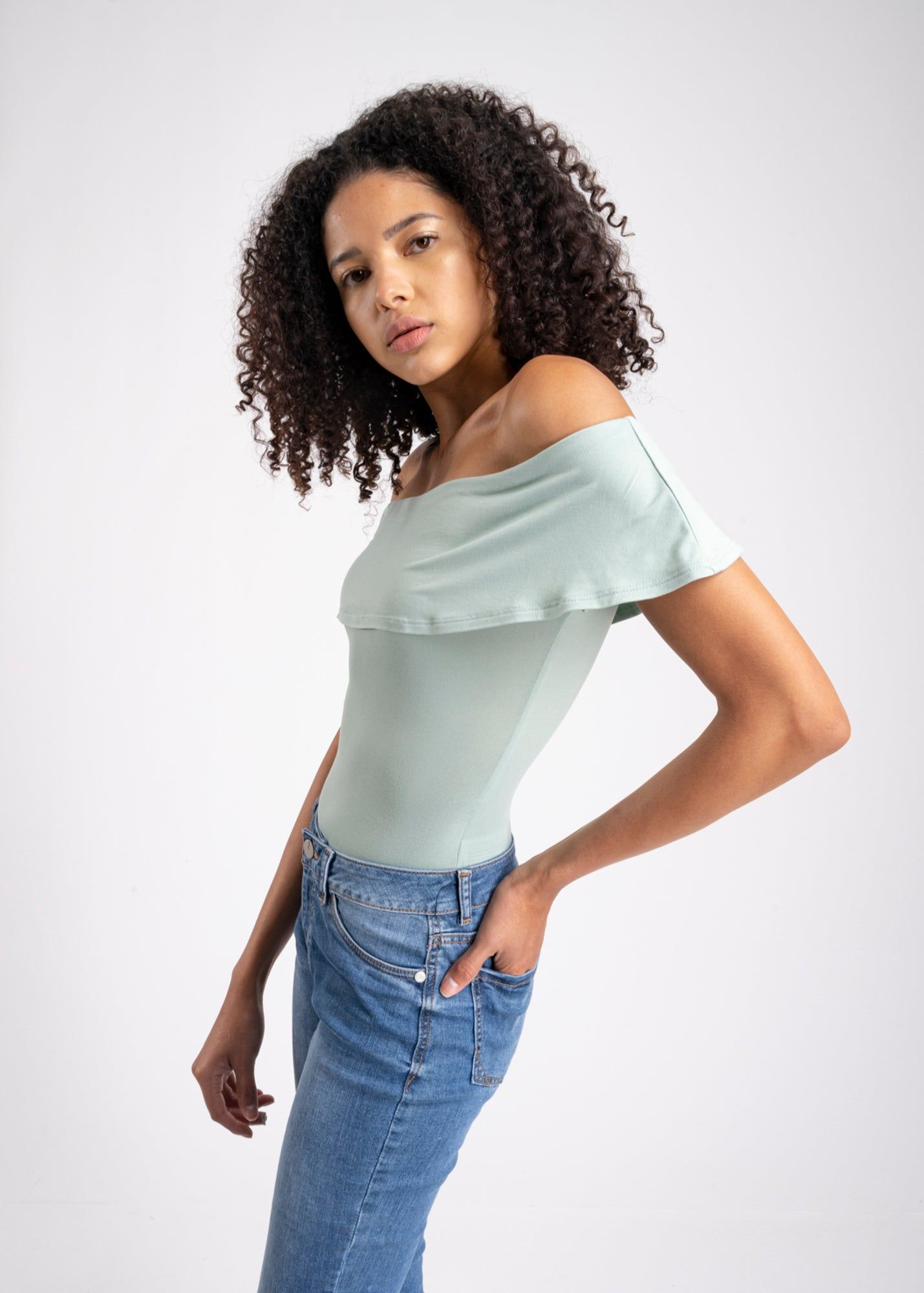 Bodysuit olanes hombro descubierto sold by Shasa