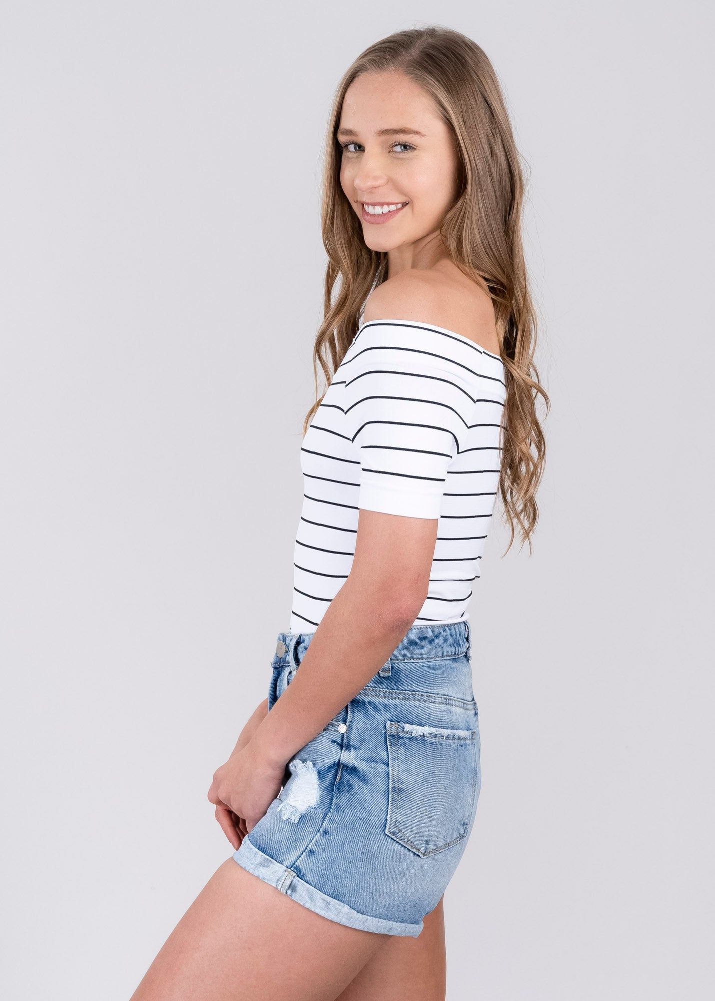 Bodysuit rayas hombro descubierto sold by Shasa product image thumbnail 3