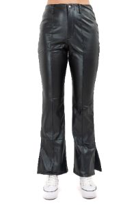 Pantalón flare efecto piel sold by Shasa