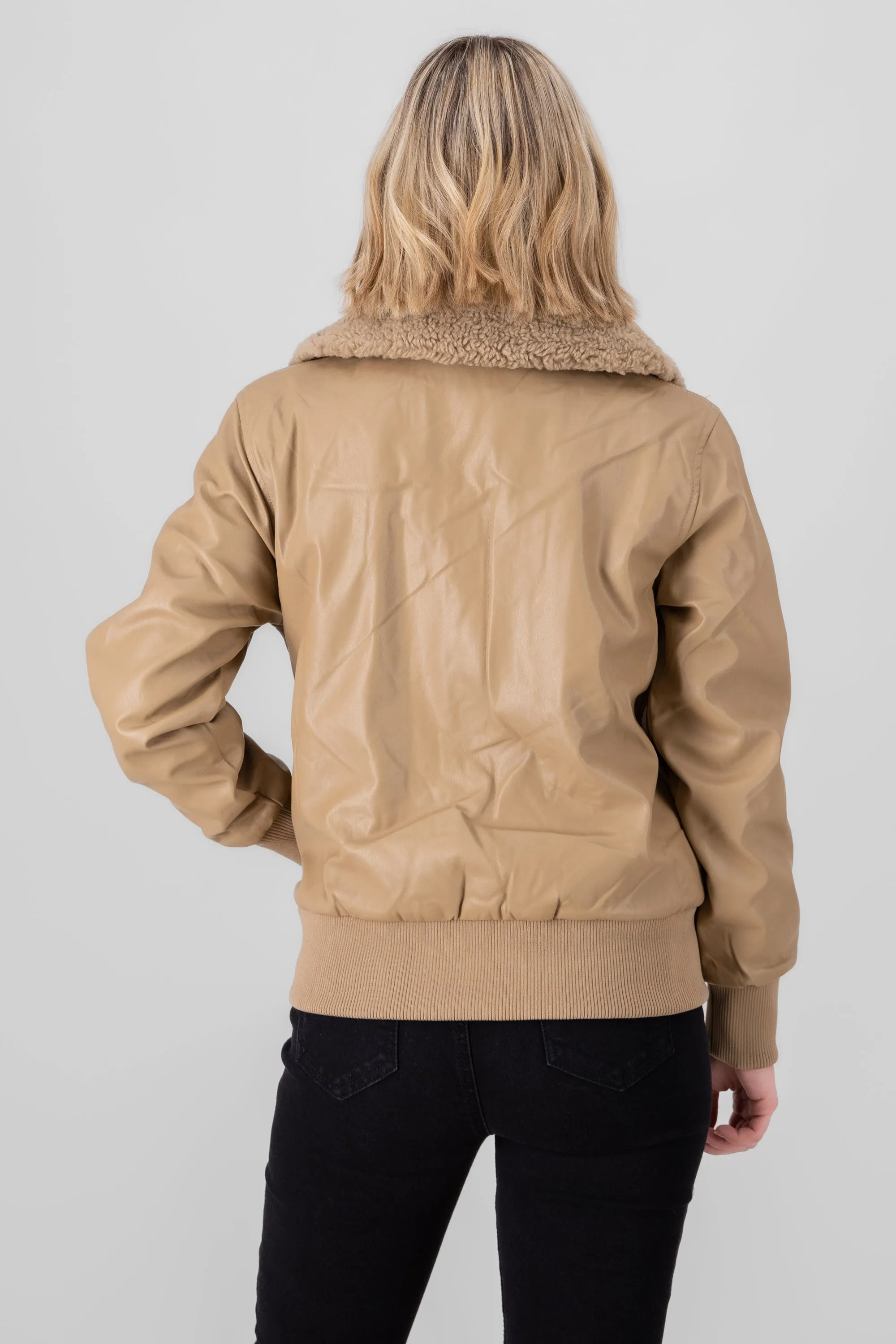 CHAMARRA PU CUELLO BORREGO sold by Shasa product image thumbnail 4