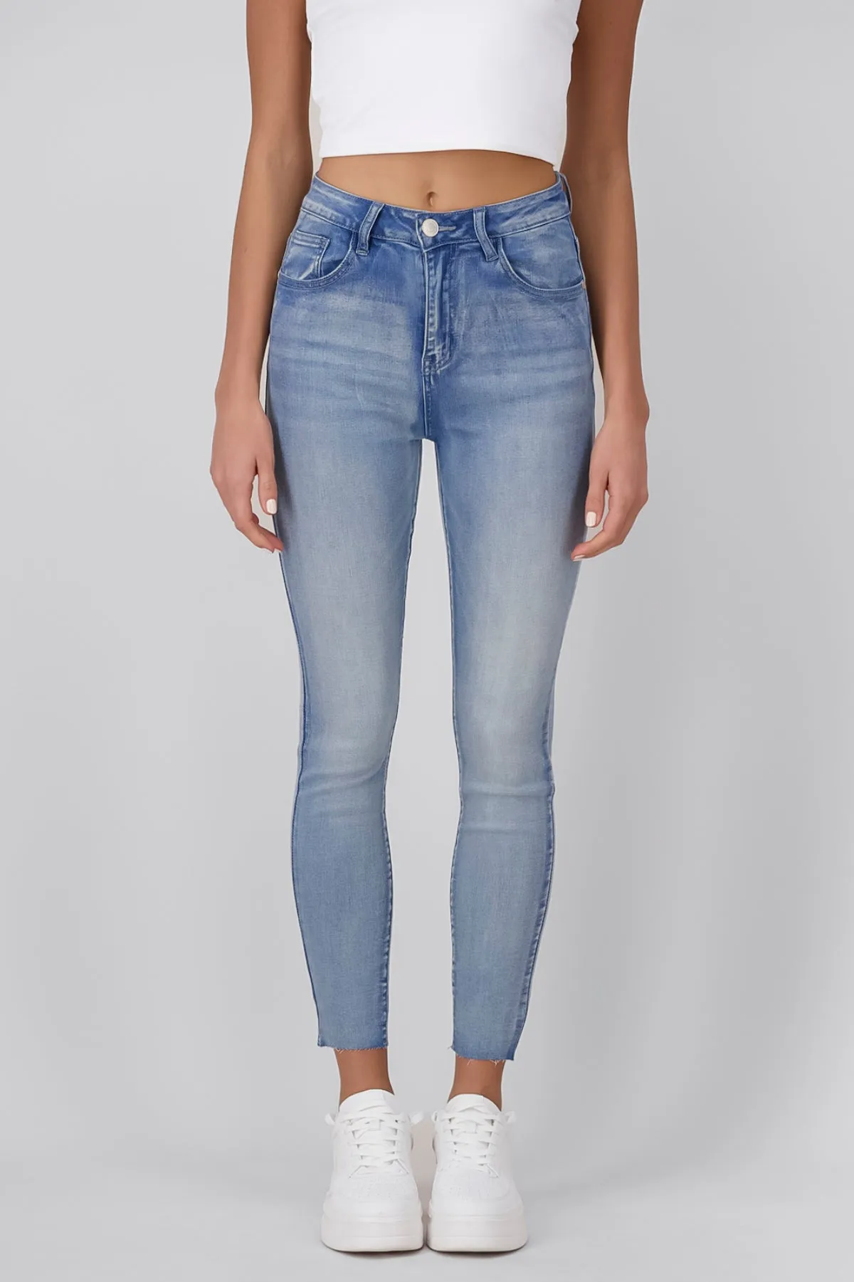 Jeans skinny basicos sold by Shasa product image thumbnail 2