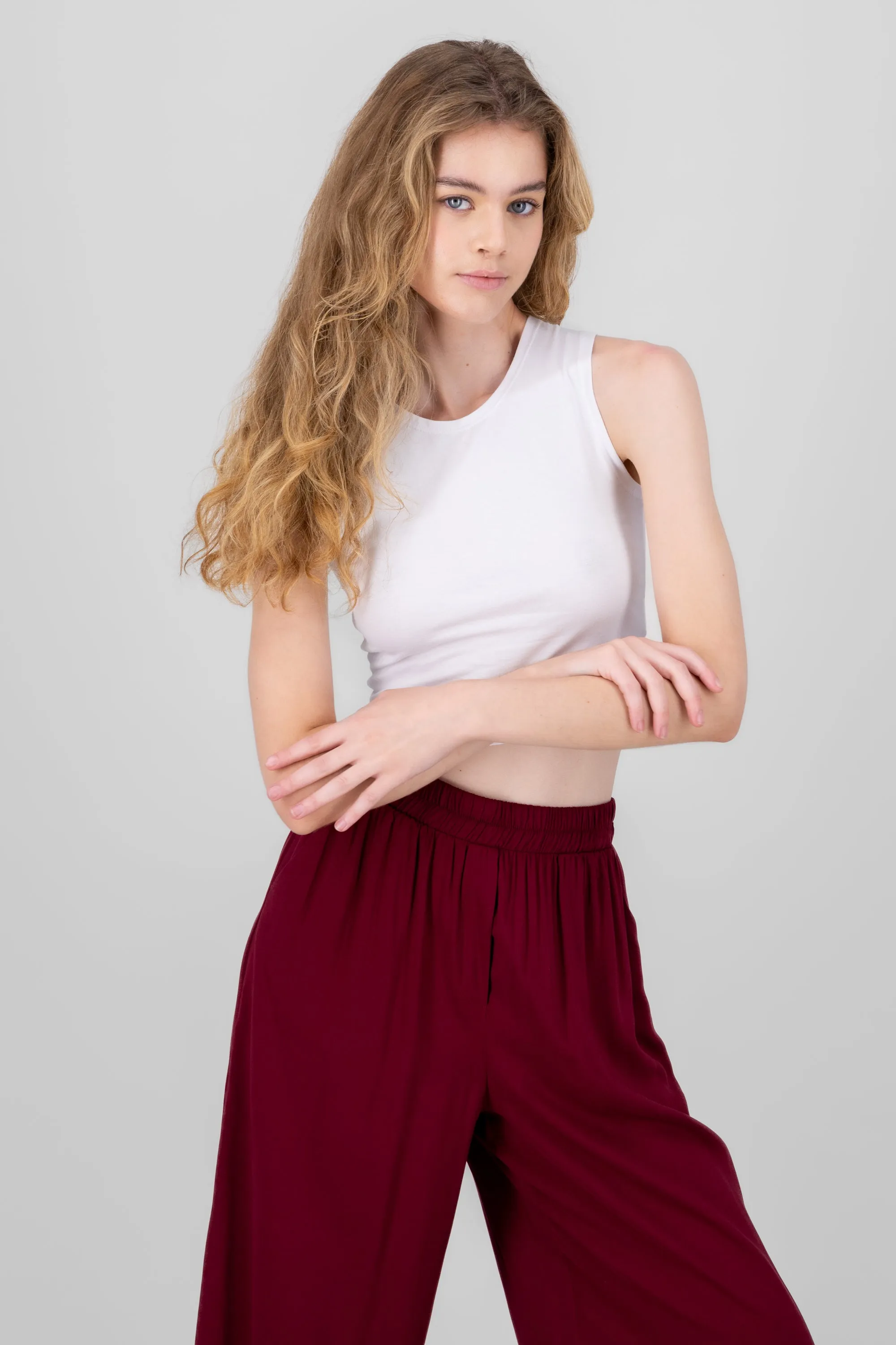 Top corto sin mangas sold by Shasa