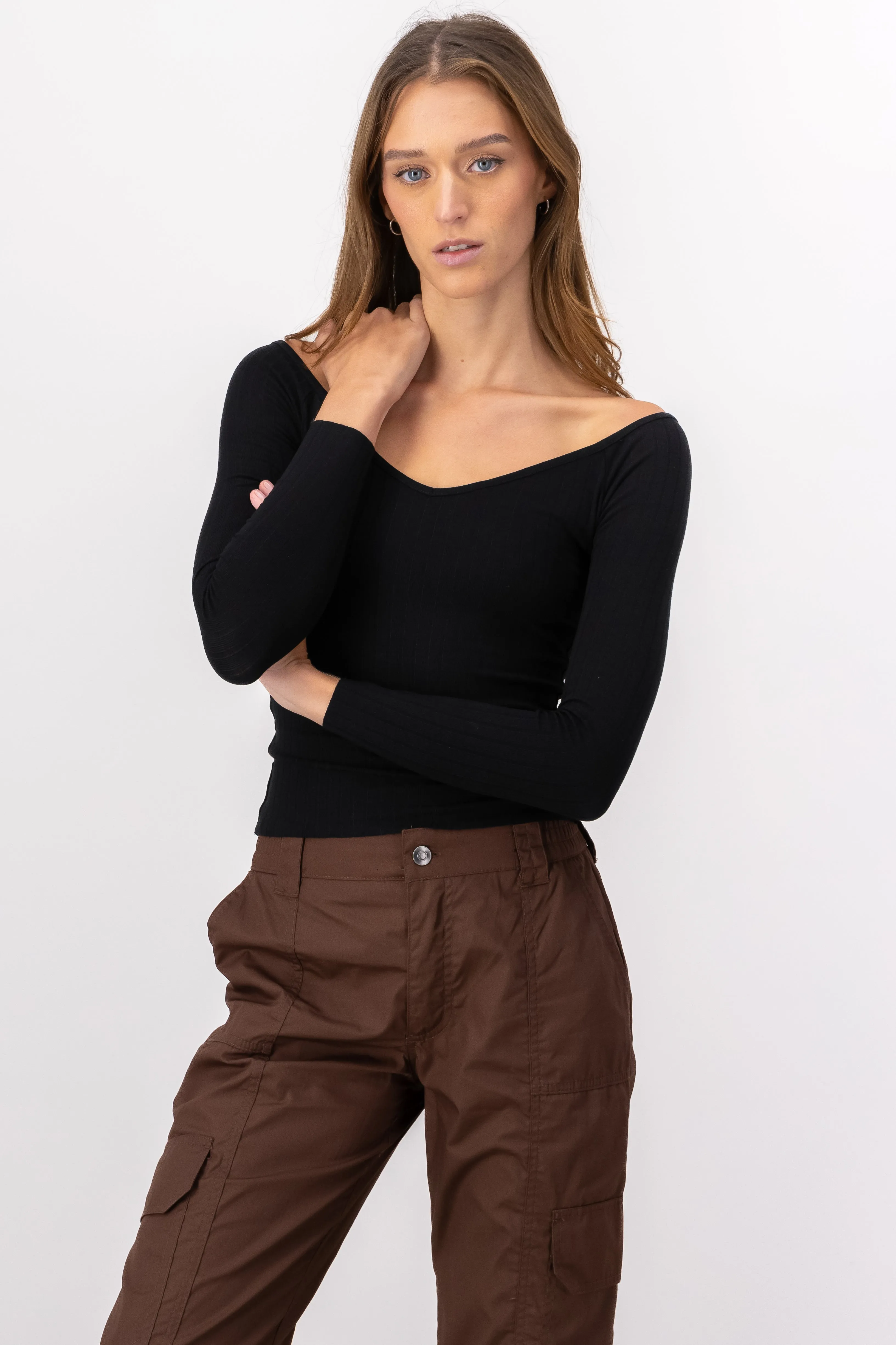 Top Manga Larga Cuello V sold by Shasa