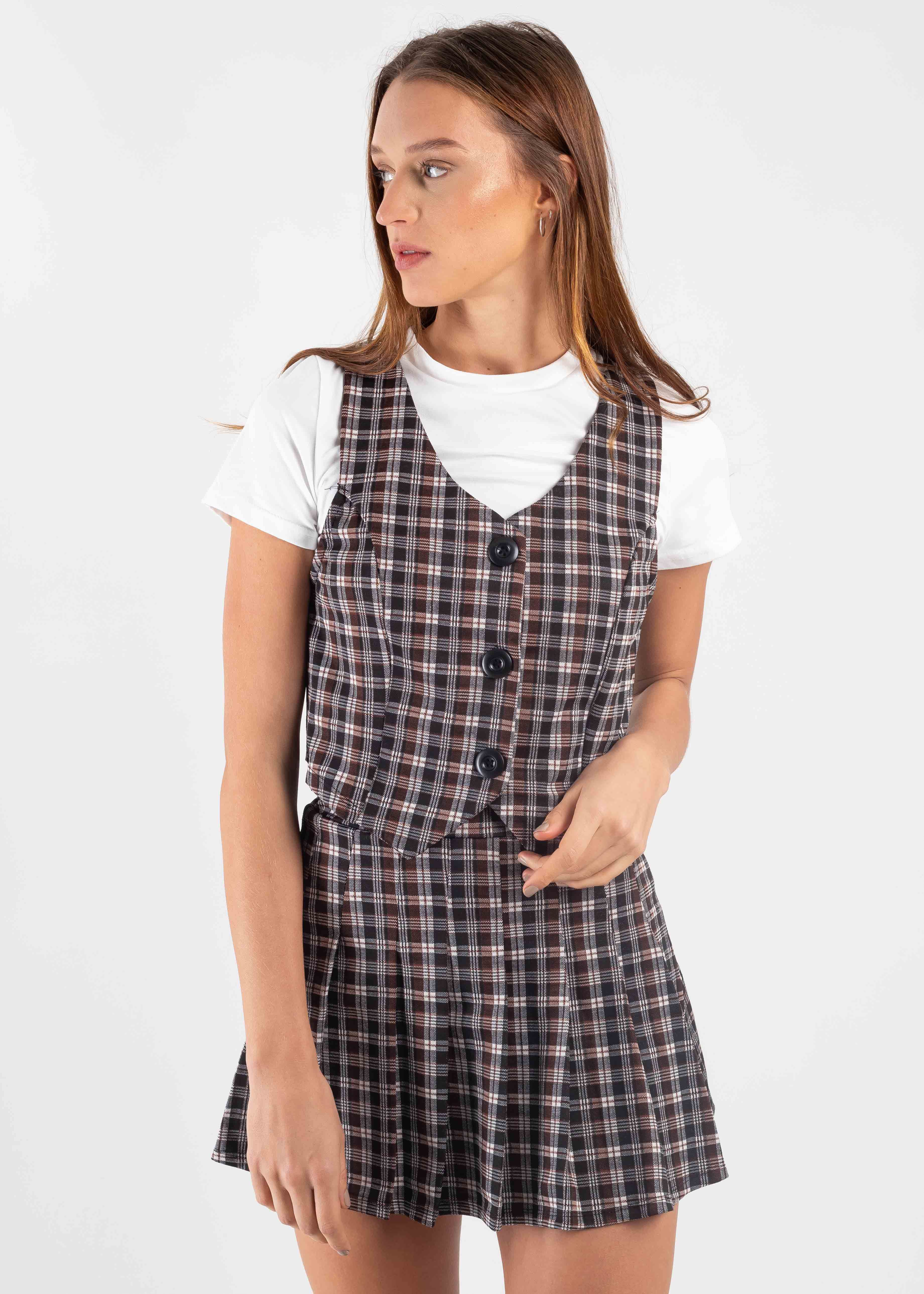 Top chaleco botones cuadros sold by Shasa