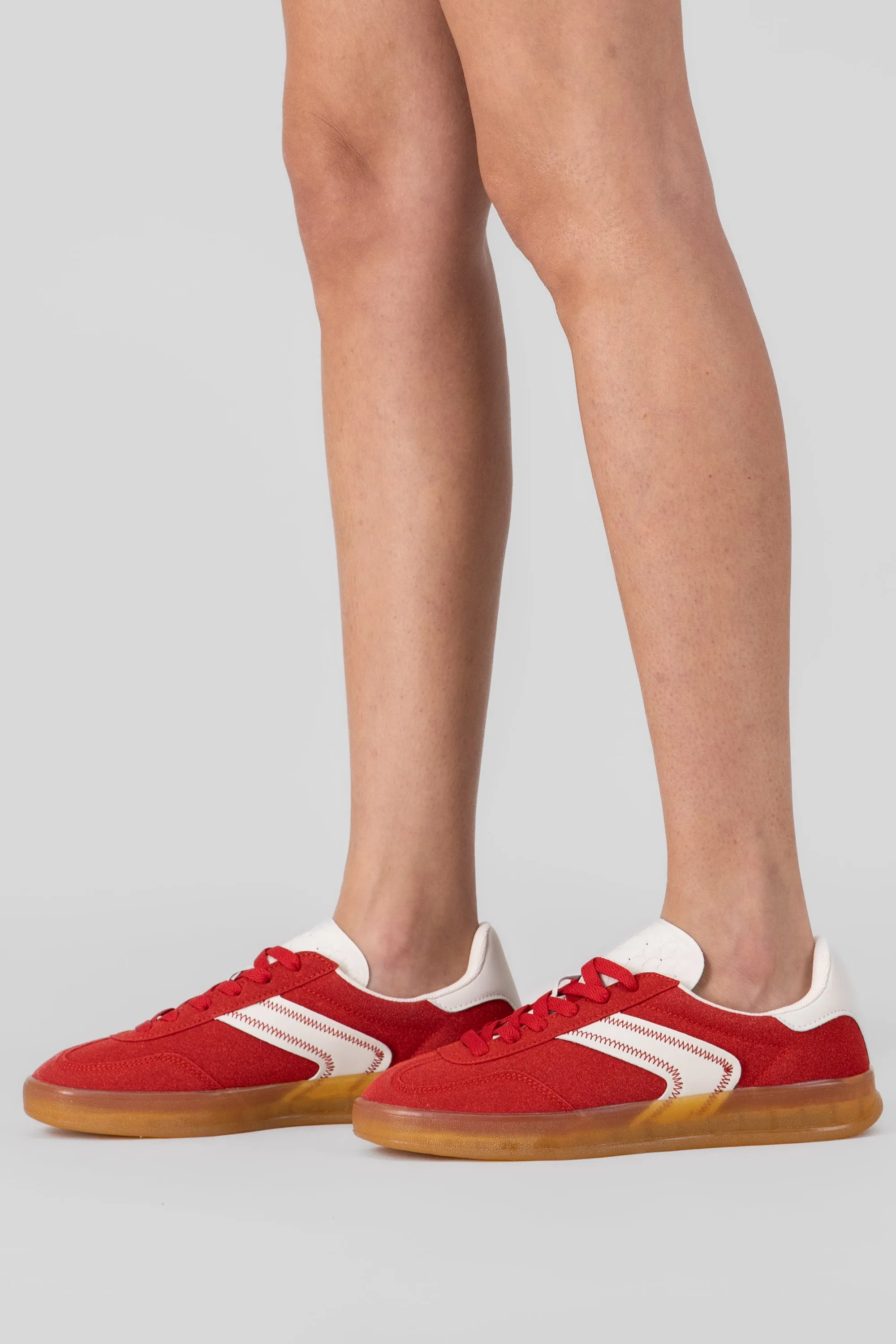 Tenis retro suede linea sold by Shasa product image thumbnail 2