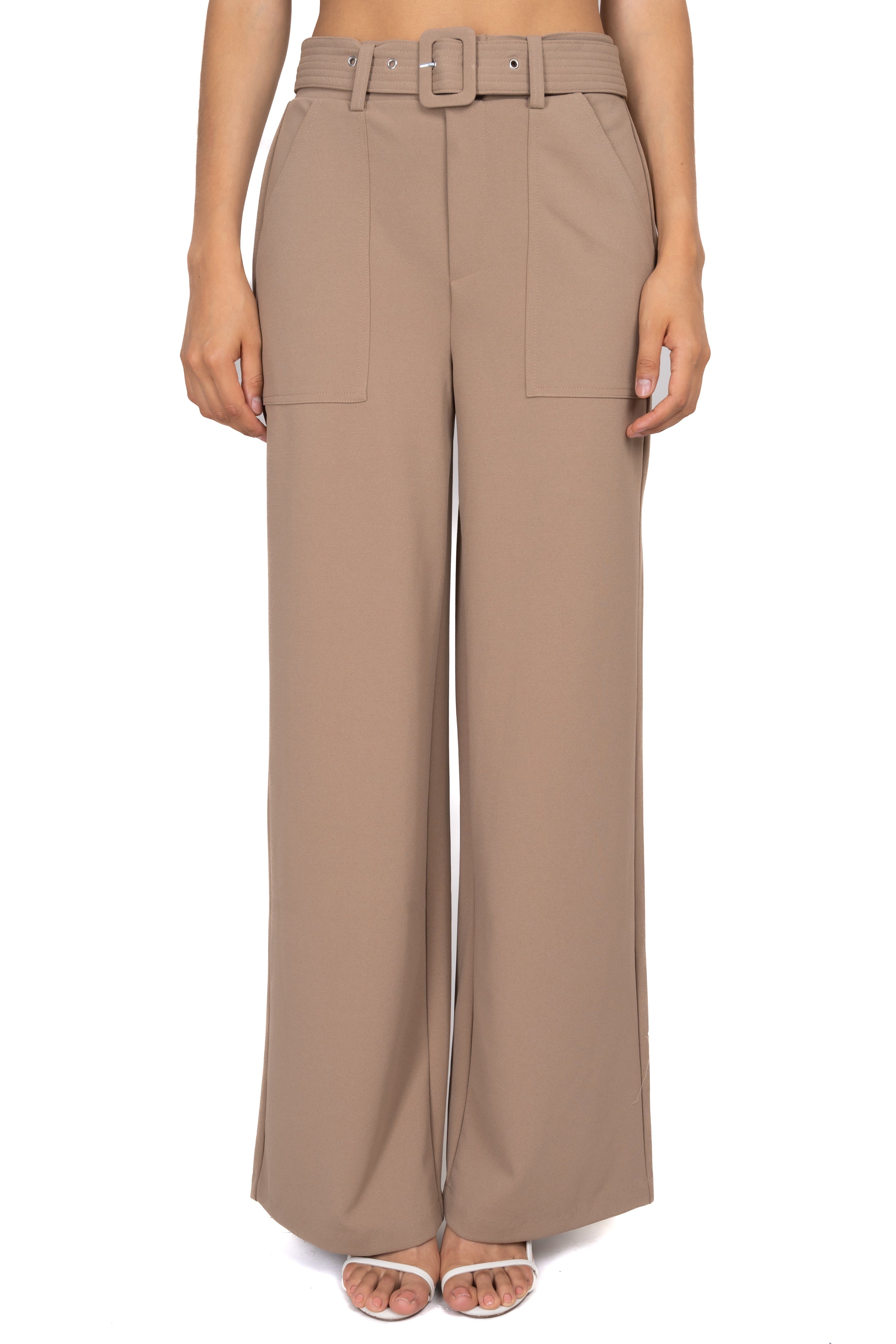 Pantalón amplio cinturón bolsillos sold by Shasa