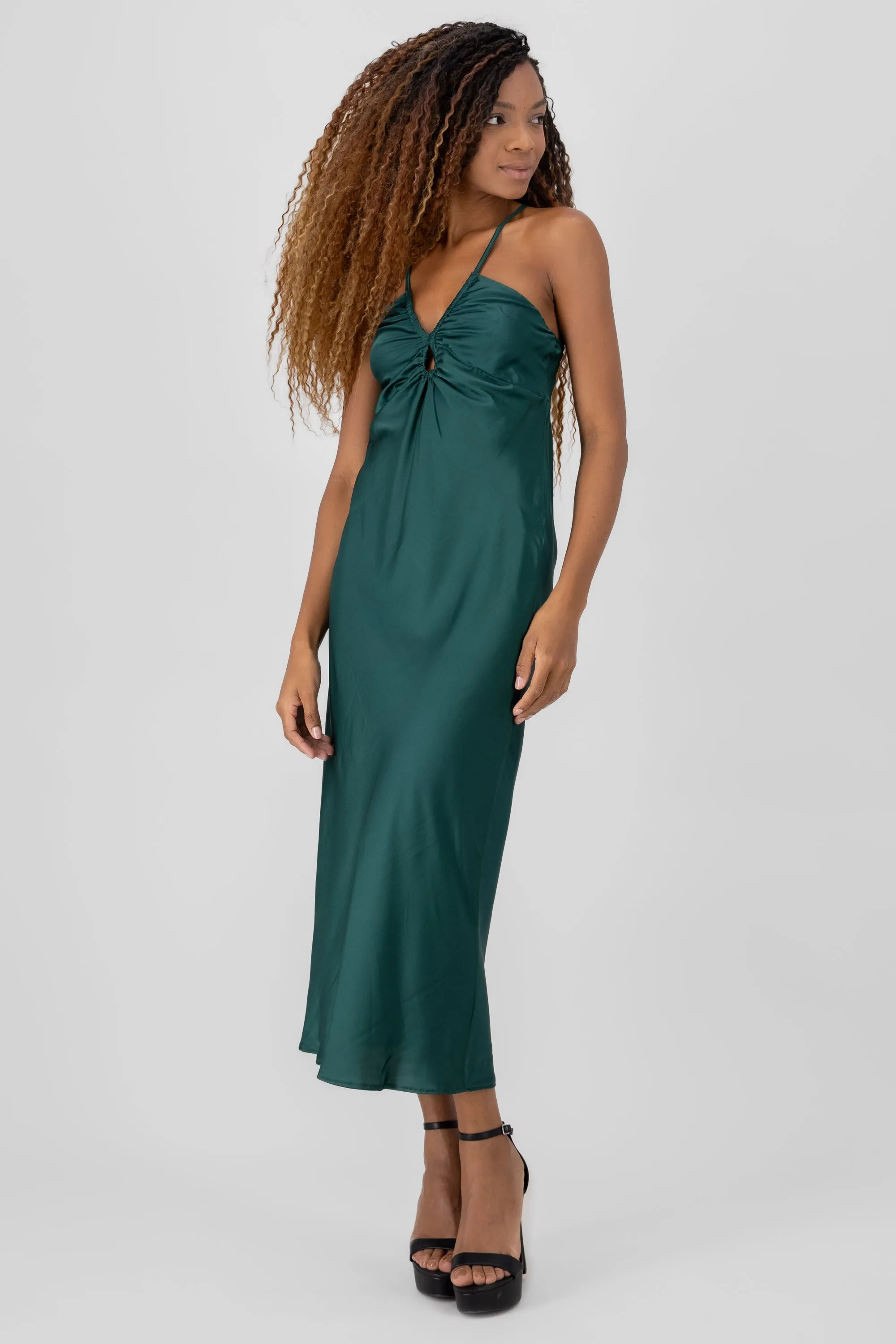 Vestido maxi detalle frunce escote sold by Shasa