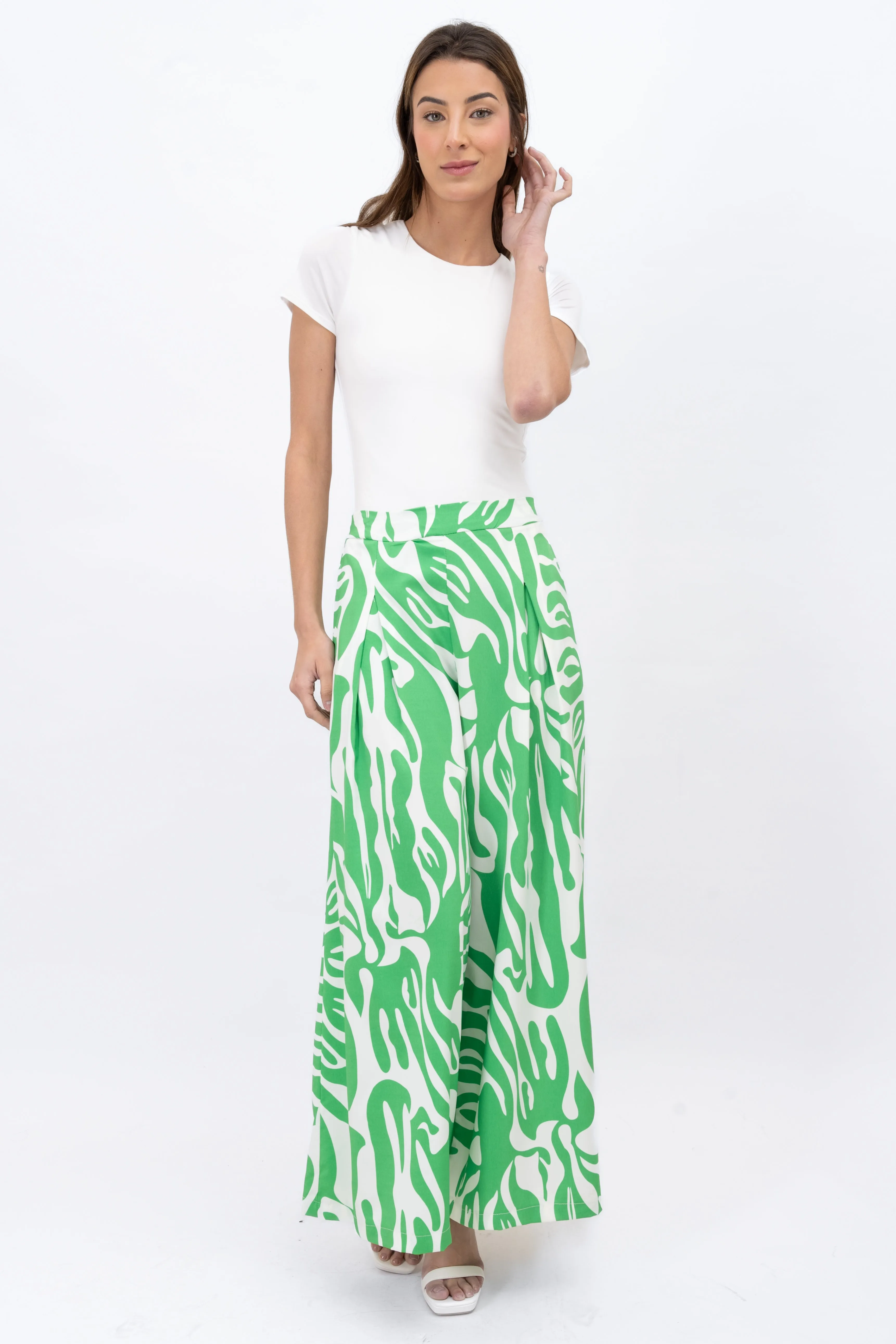 Pantalón amplio animal print sold by Shasa