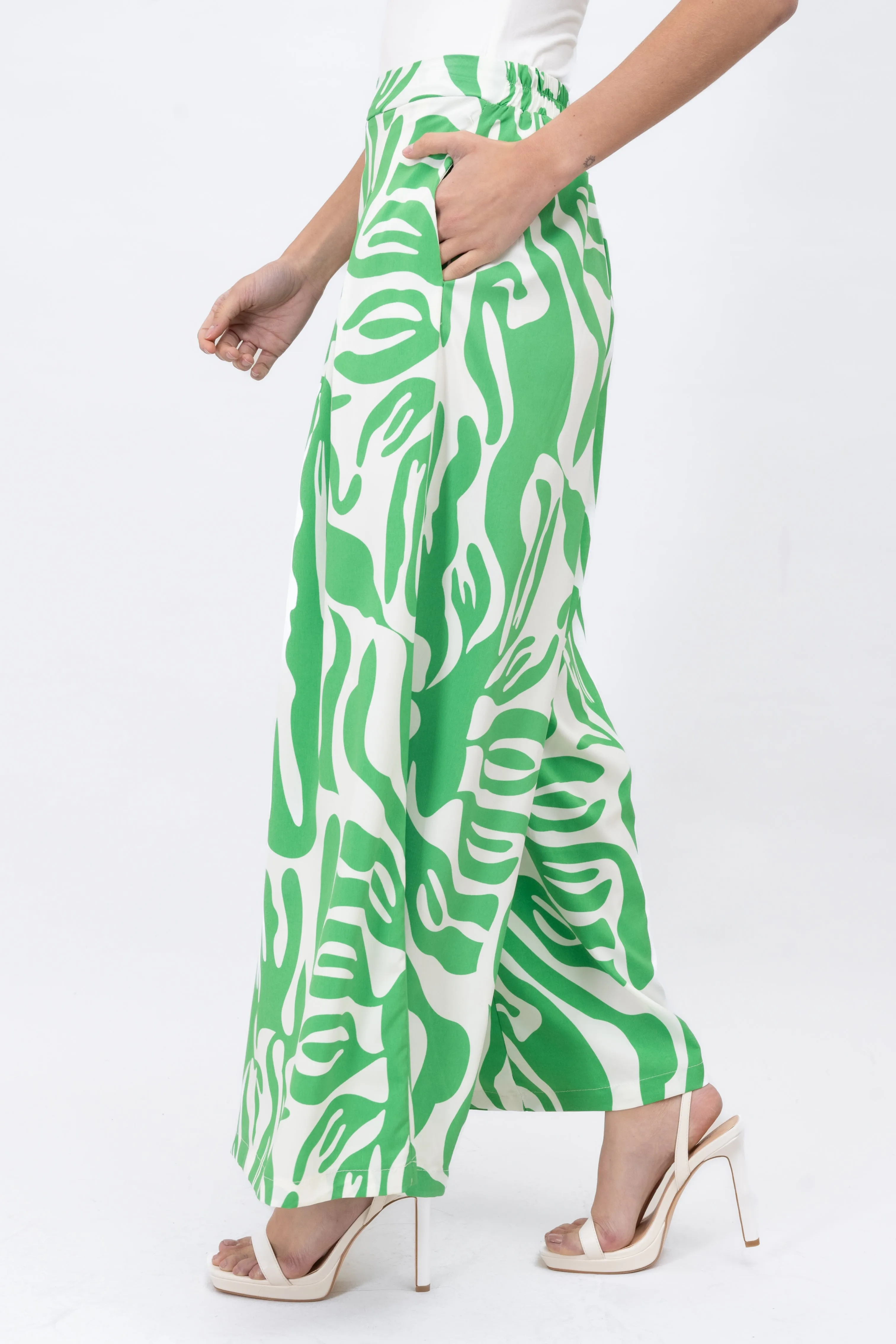 Pantalón amplio animal print sold by Shasa product image thumbnail 3