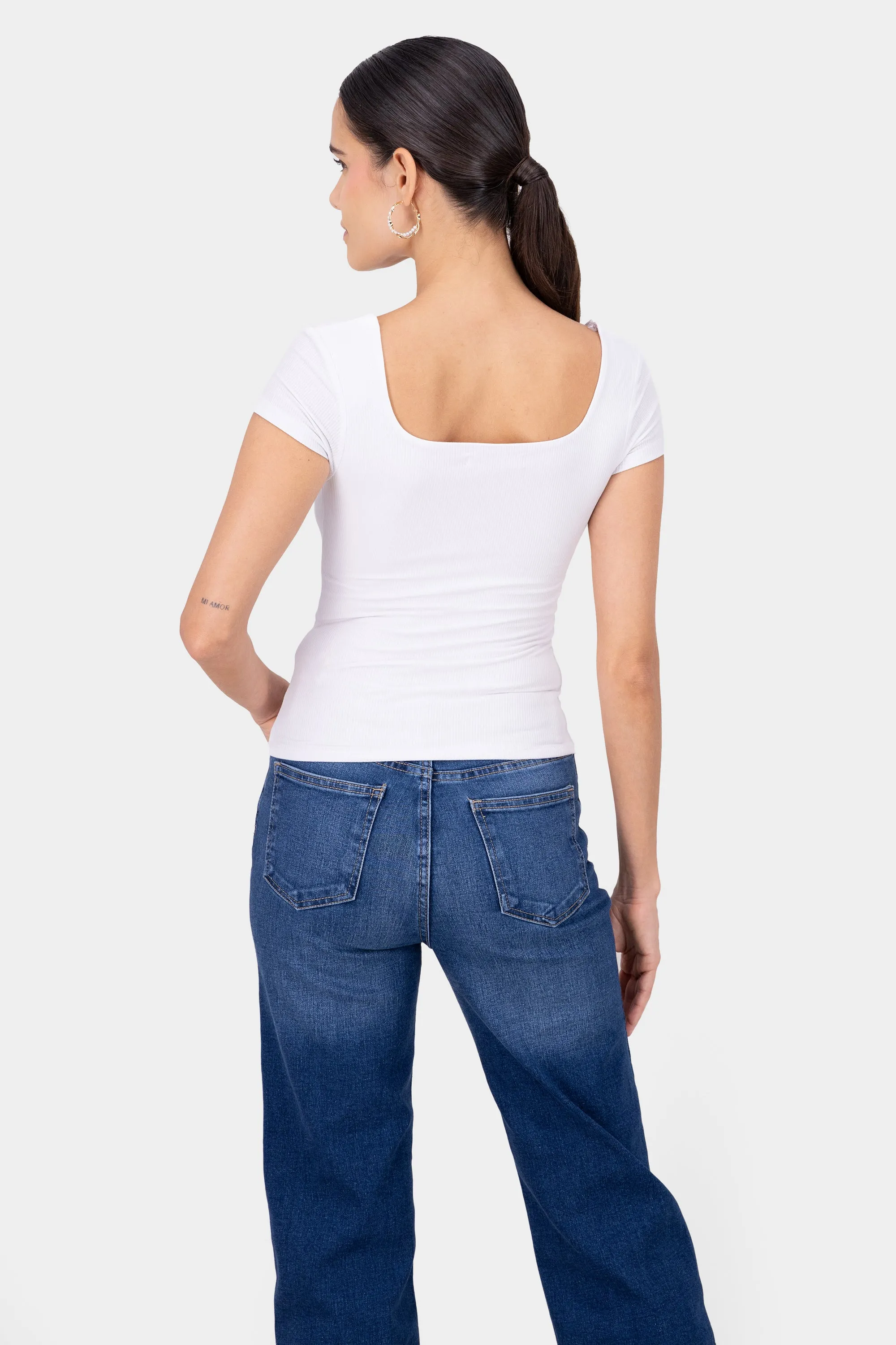 Top escote cuadrado manga corta sold by Shasa product image thumbnail 4