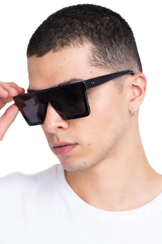 Lentes sol cuadrados rectos sold by Shasa