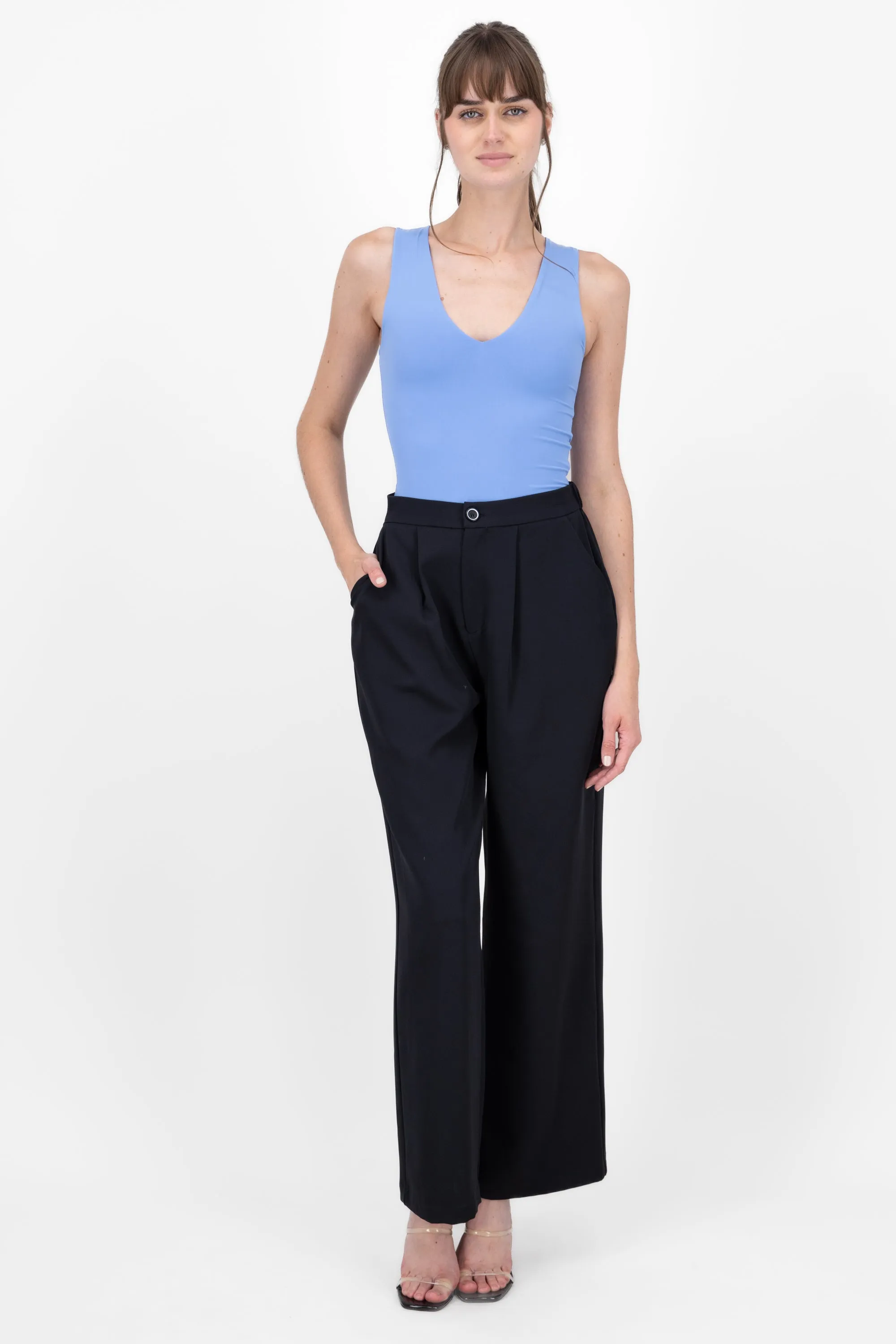 Pantalon Amplio Sastreado sold by Shasa