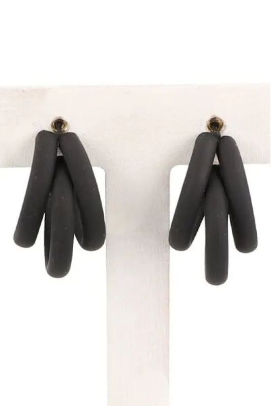 Arracadas abiertas líneas sold by Shasa