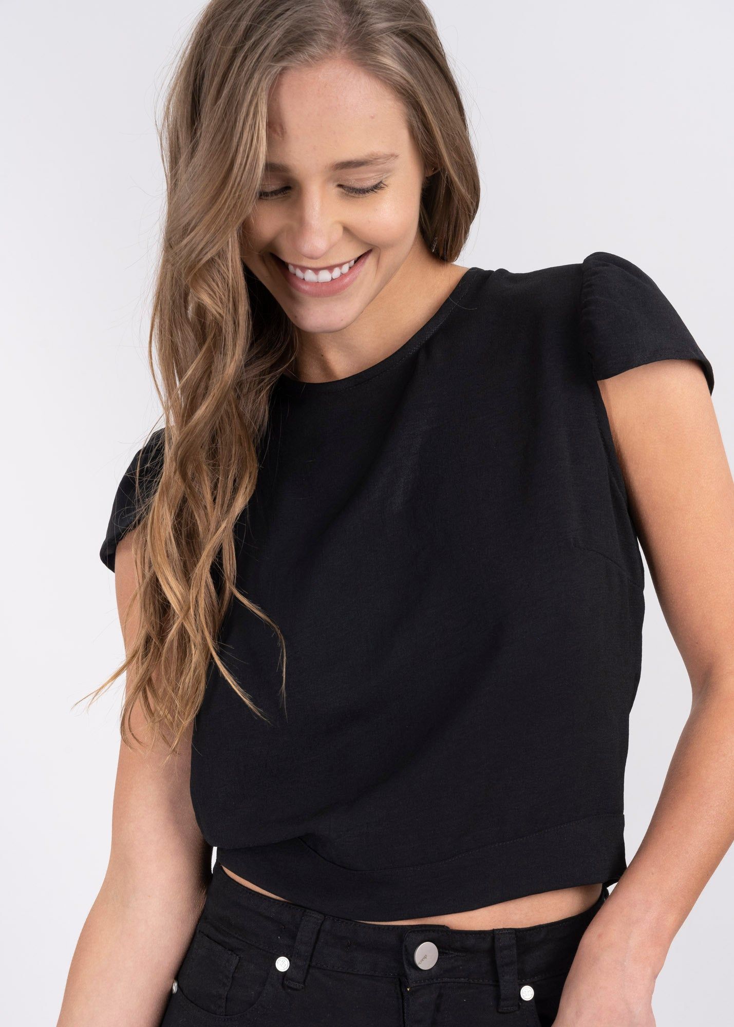 Blusa manga abullonada espalda abierta cinta sold by Shasa