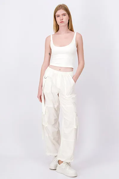 Pantalón cargo liso cintas sold by Shasa