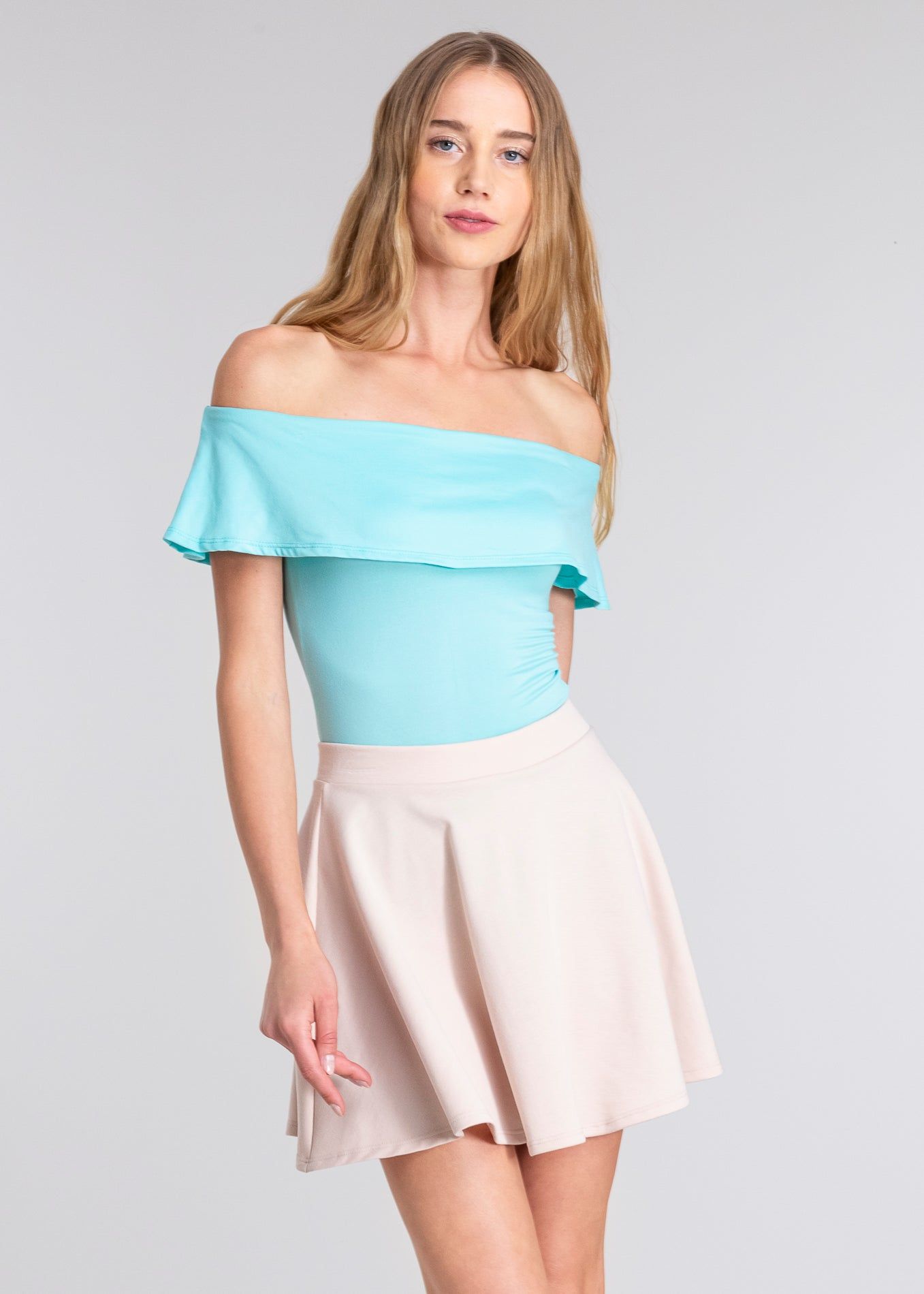 Bodysuit olanes hombro descubierto sold by Shasa