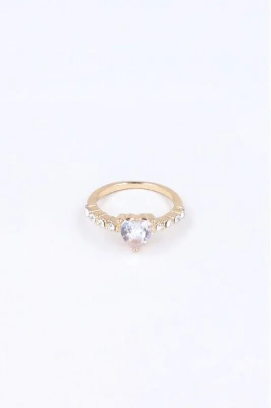 Anillo corazón brillos sold by Shasa