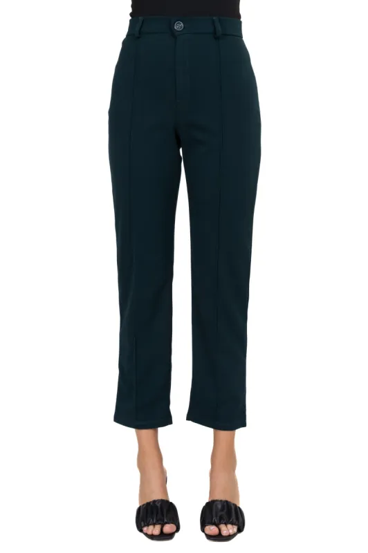 Pantalón Corto Capri sold by Shasa
