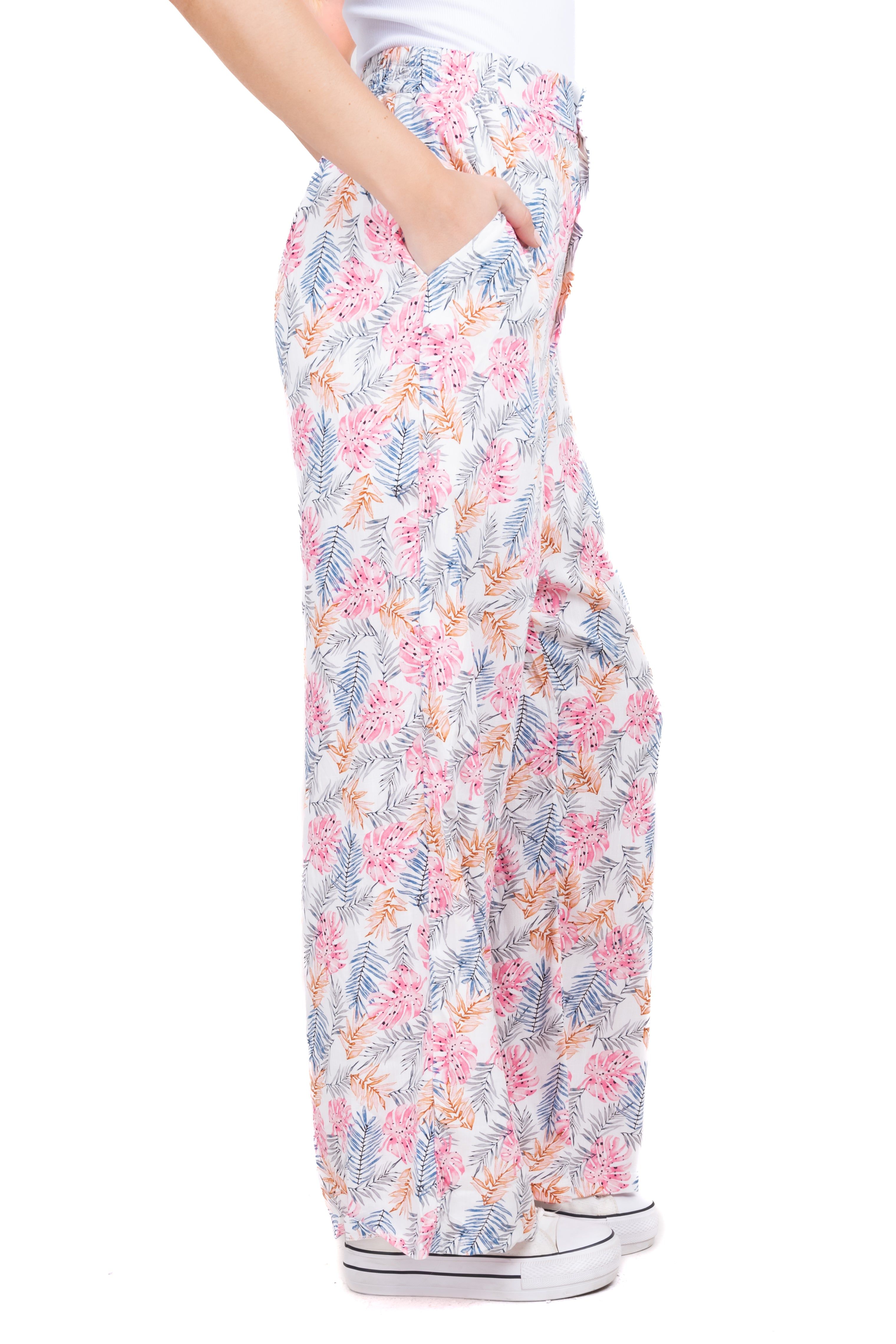 Pantalón wide leg estampado hojas sold by Shasa product image thumbnail 3