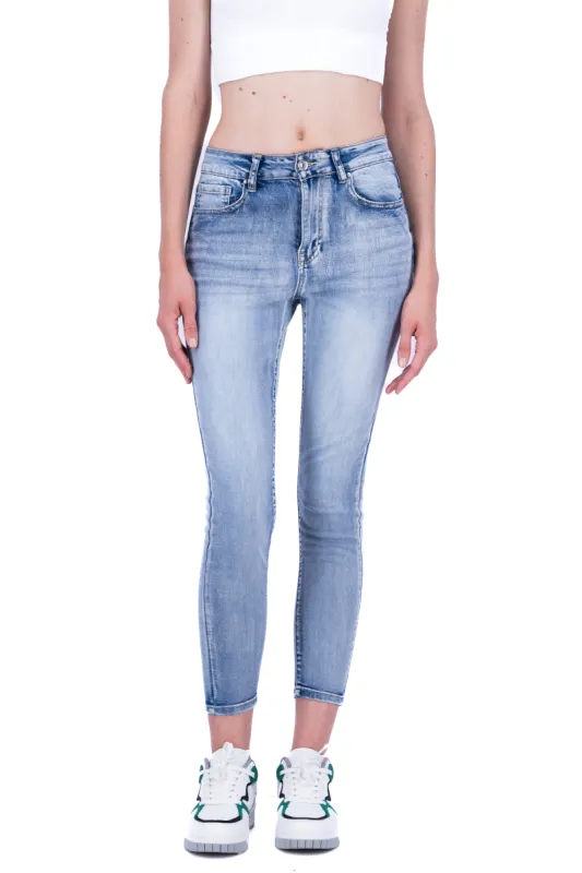 Jeans skinny deslavado sold by Shasa