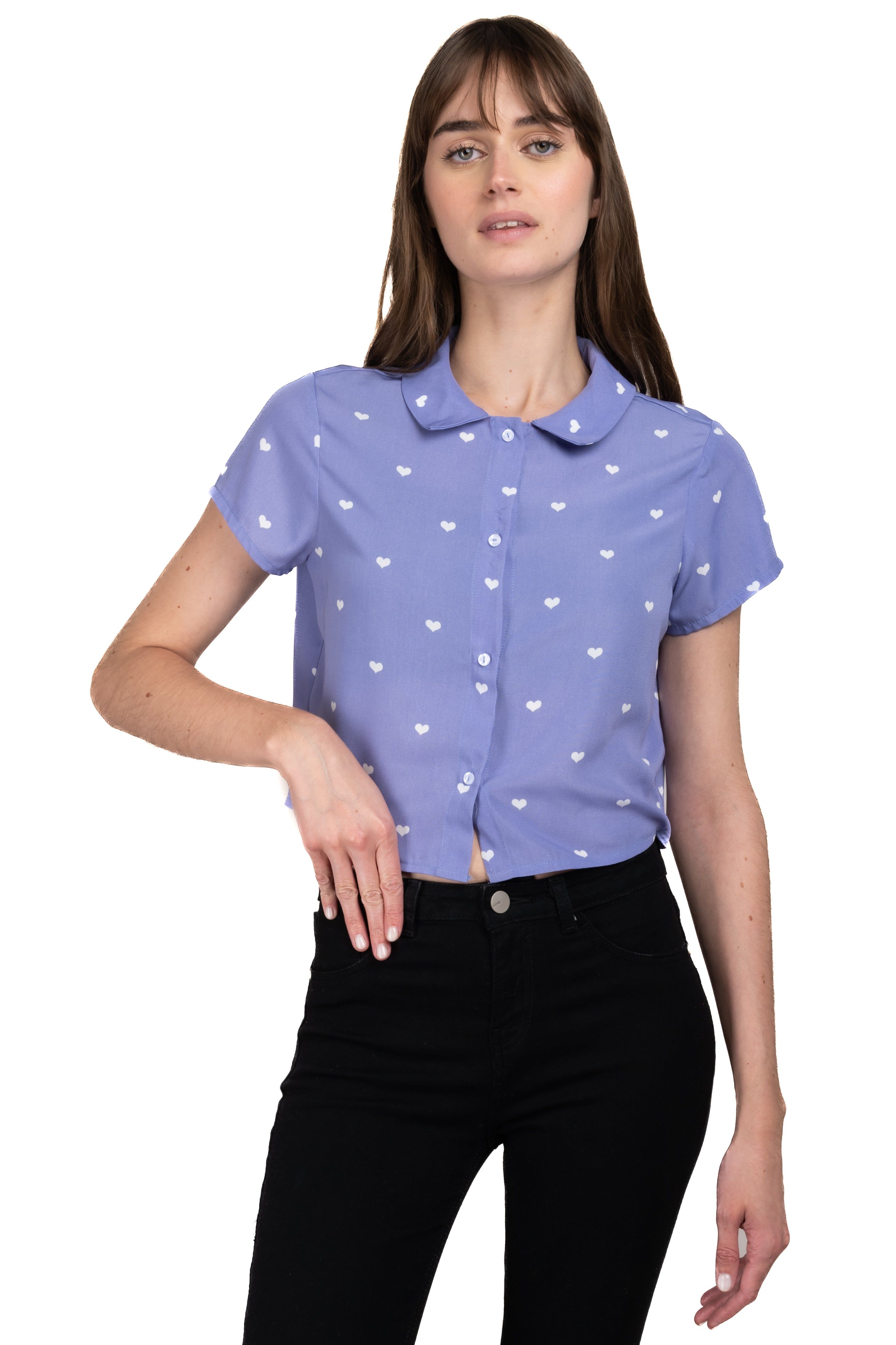 Camisa crop manga corta corazones sold by Shasa