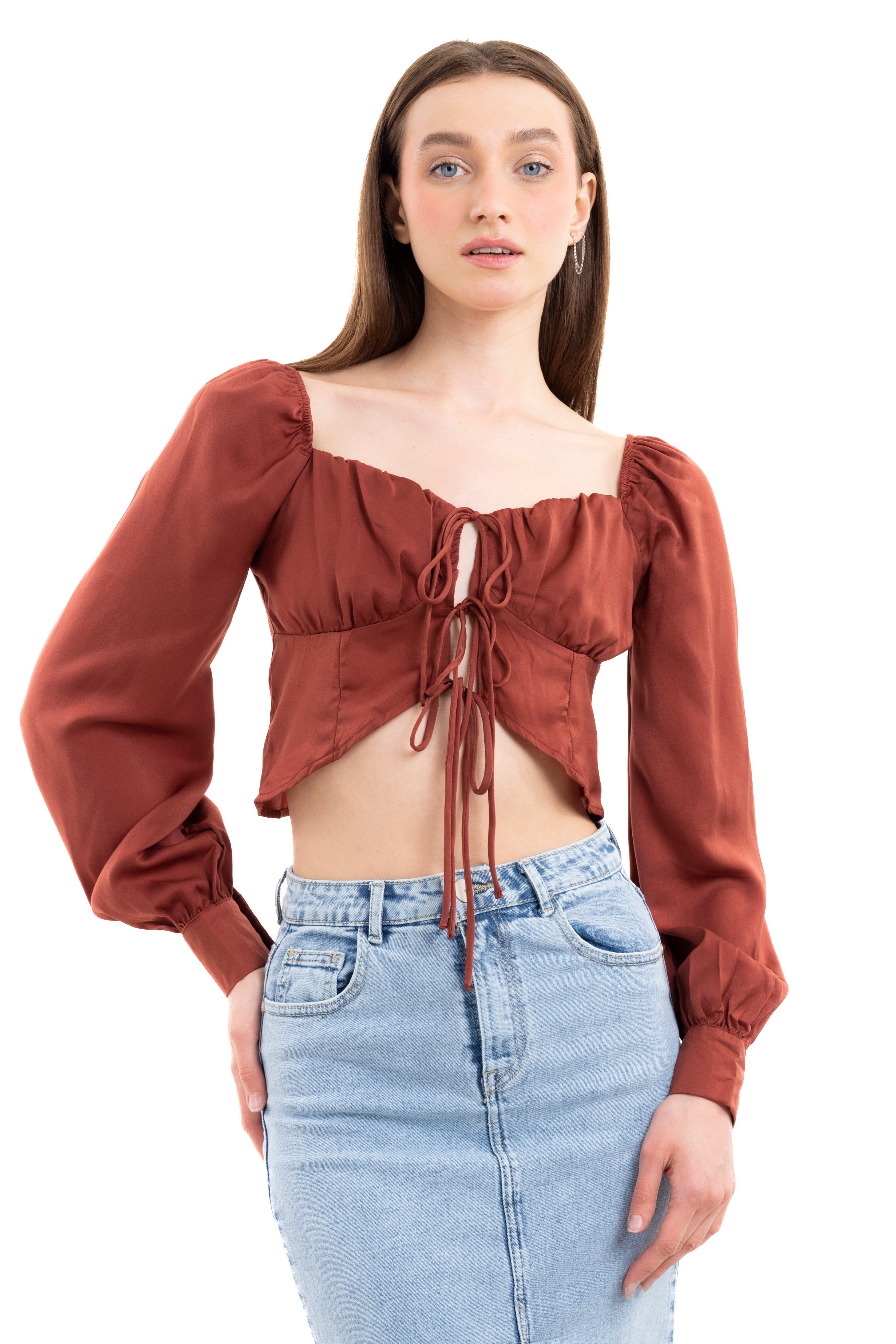 Blusa crop cintas botones sold by Shasa