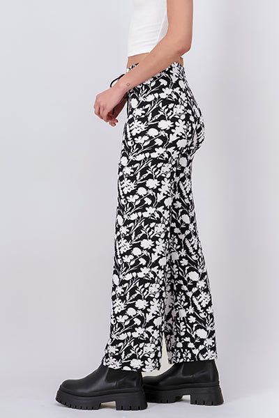 Pantalon amplio estampado flores sold by Shasa product image thumbnail 3