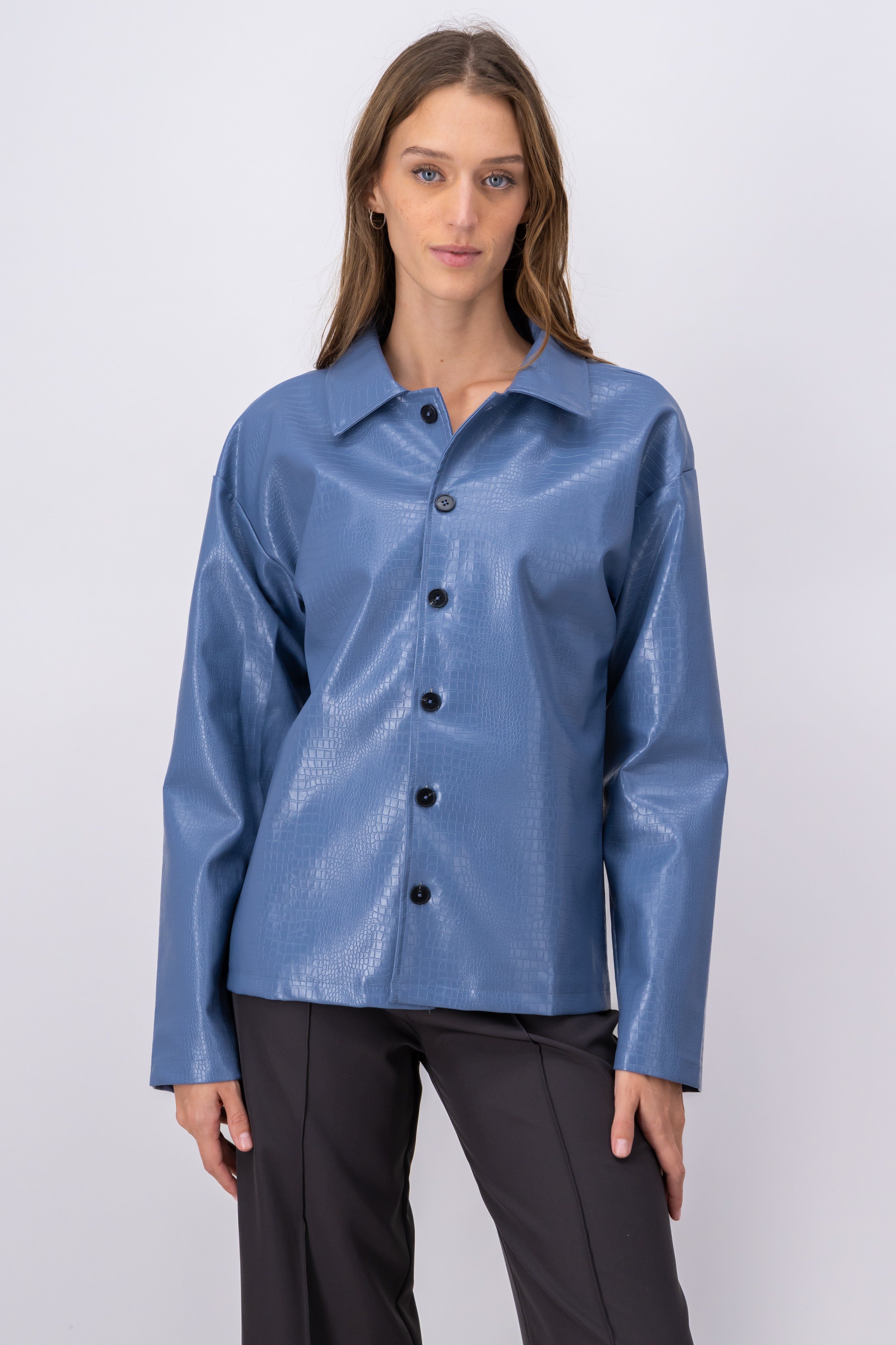 Chamarra efecto piel textura croco sold by Shasa product image thumbnail 2