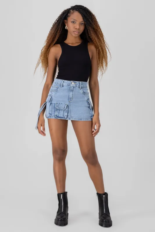 Falda short 3 bolsas tiras sold by Shasa