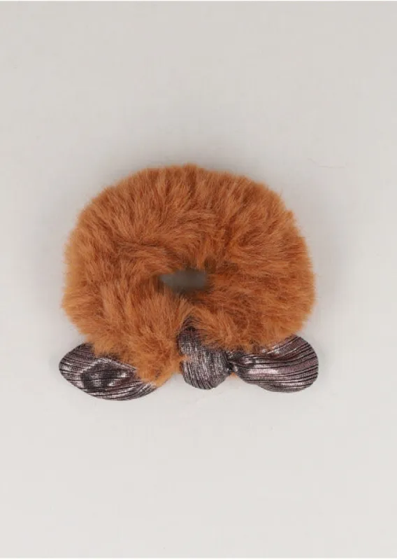 Scrunchie Peluche Moño sold by Shasa