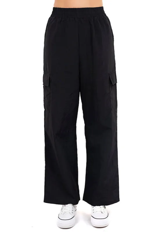 Pantalón cargo monocolor sold by Shasa