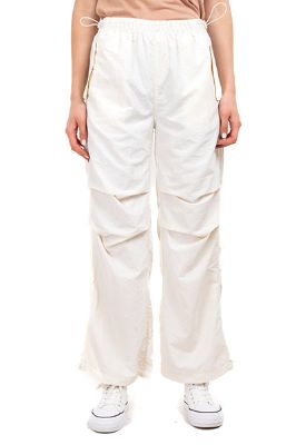 Pantalón parachute bolsas sold by Shasa