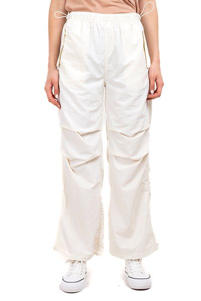 Pantalón parachute bolsas sold by Shasa