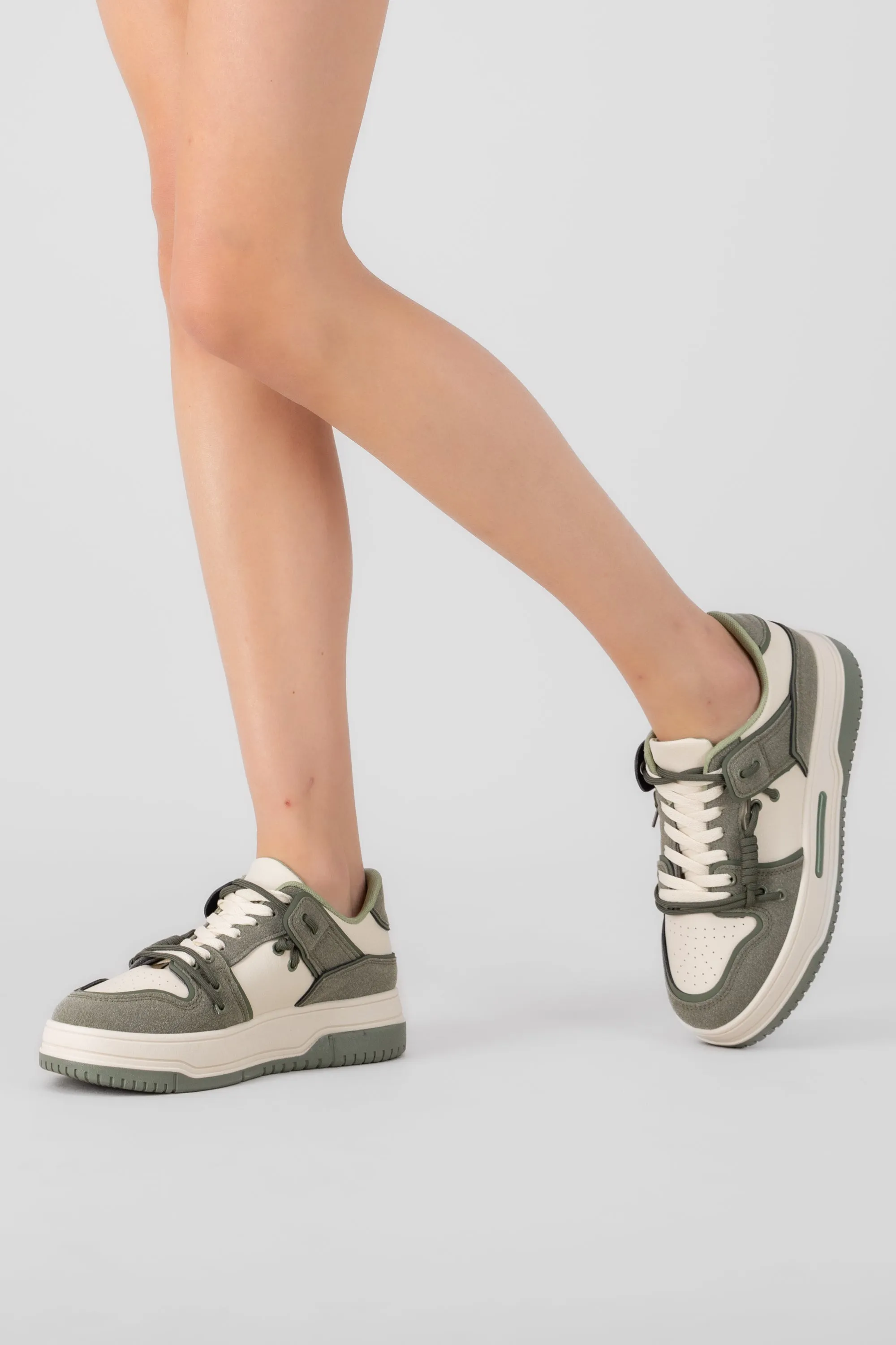 Tenis casual detalle suela sold by Shasa