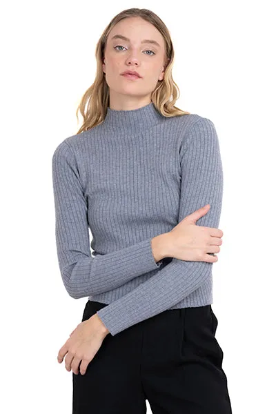 Suéter acanalado cuello alto sold by Shasa