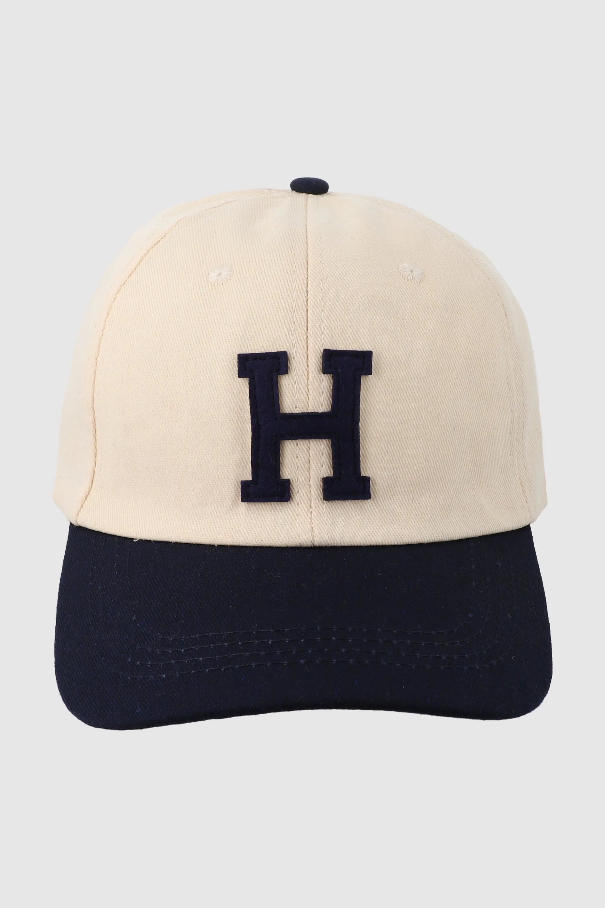 Gorra contrastes H sold by Shasa