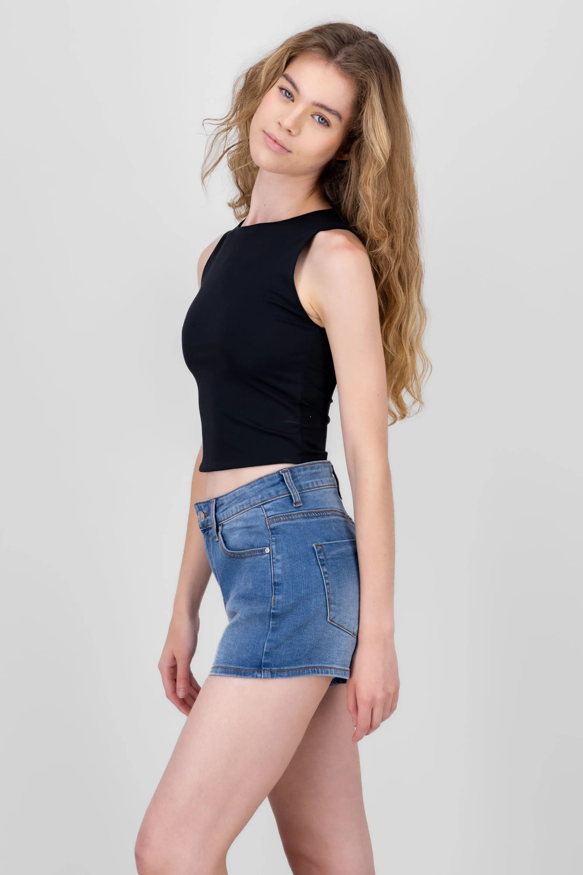 Top sin mangas liso sold by Shasa product image thumbnail 3