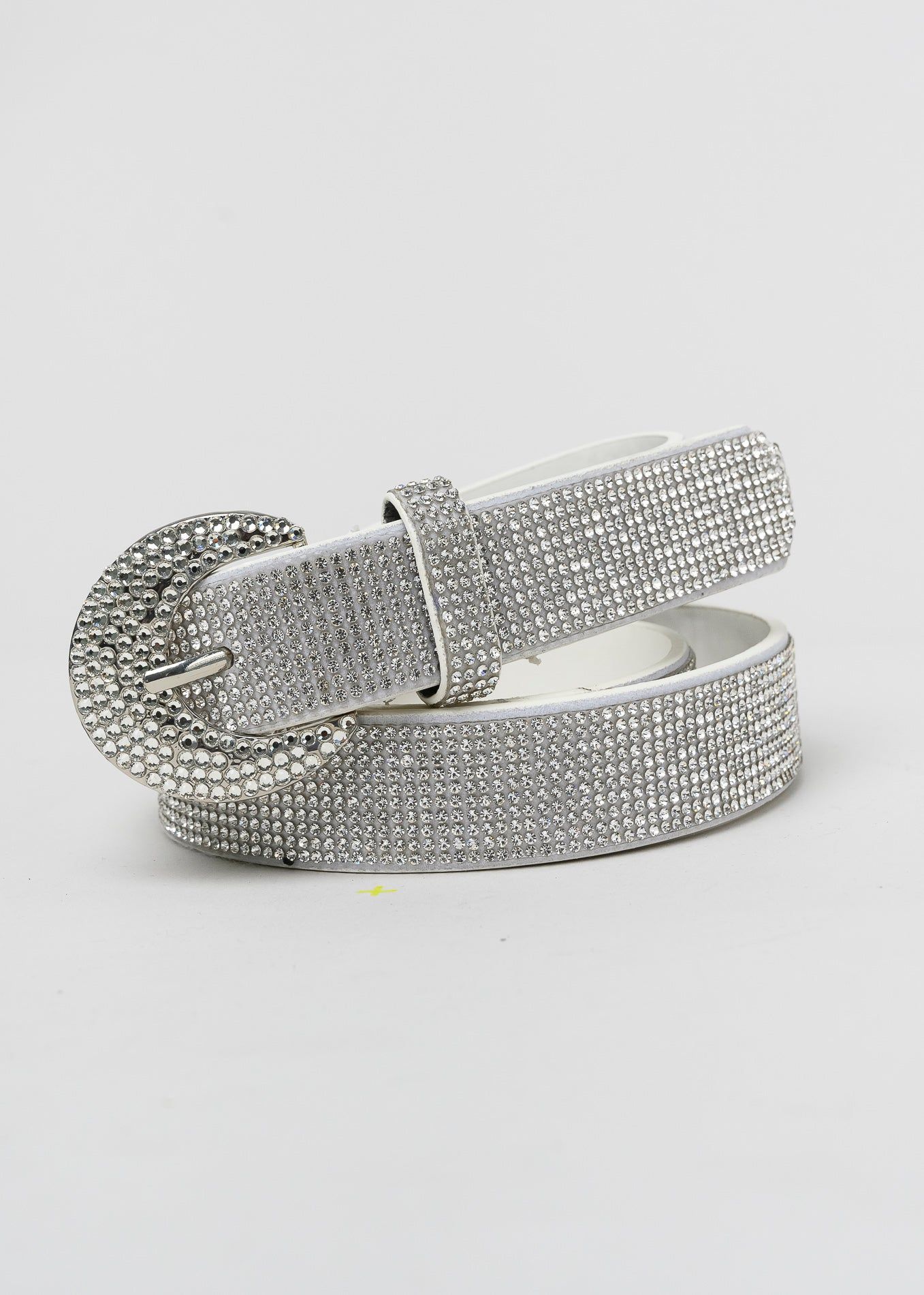 Cinturón diamante brillos sold by Shasa