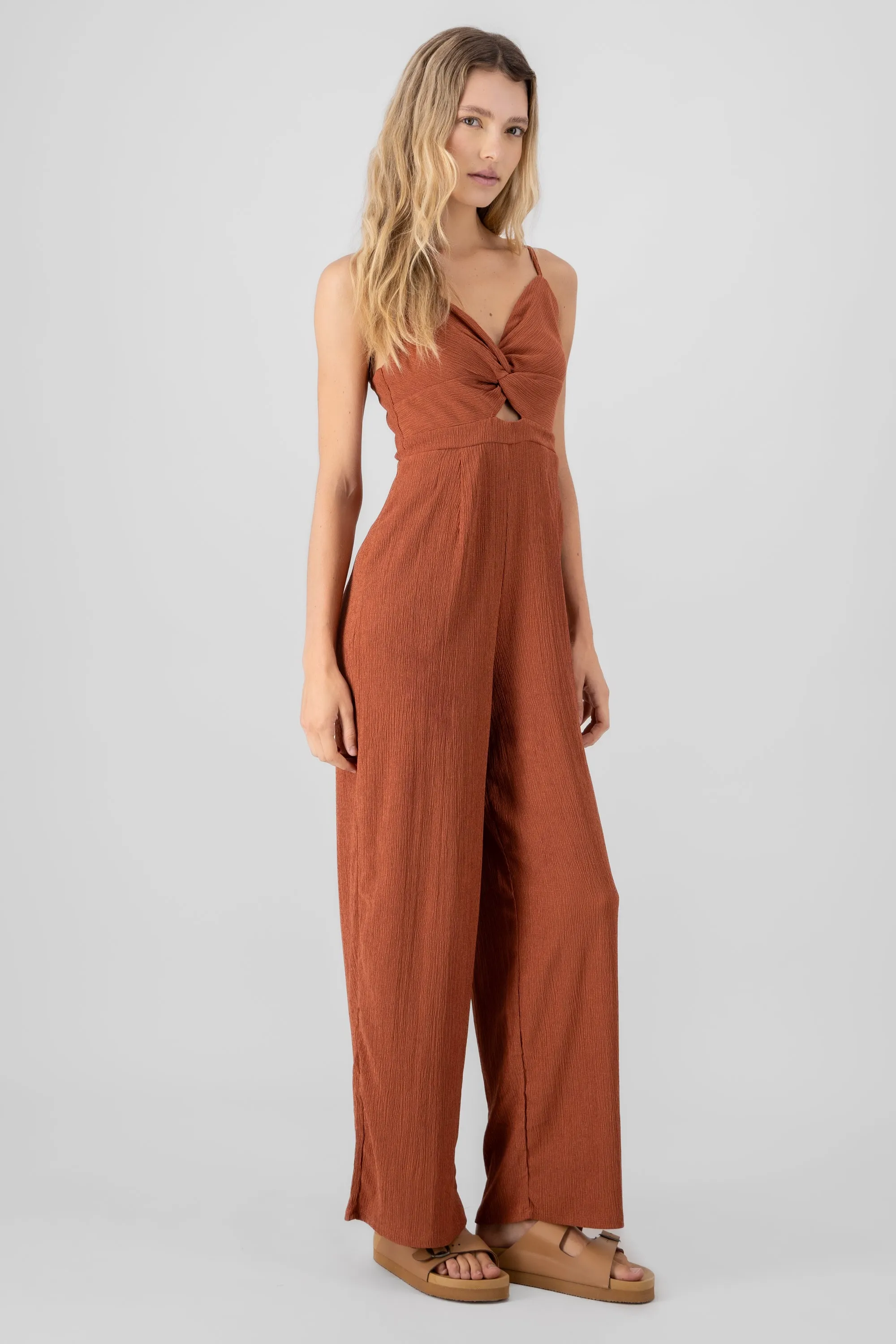 Jumpsuit escote cruzado y abertura sold by Shasa product image thumbnail 3