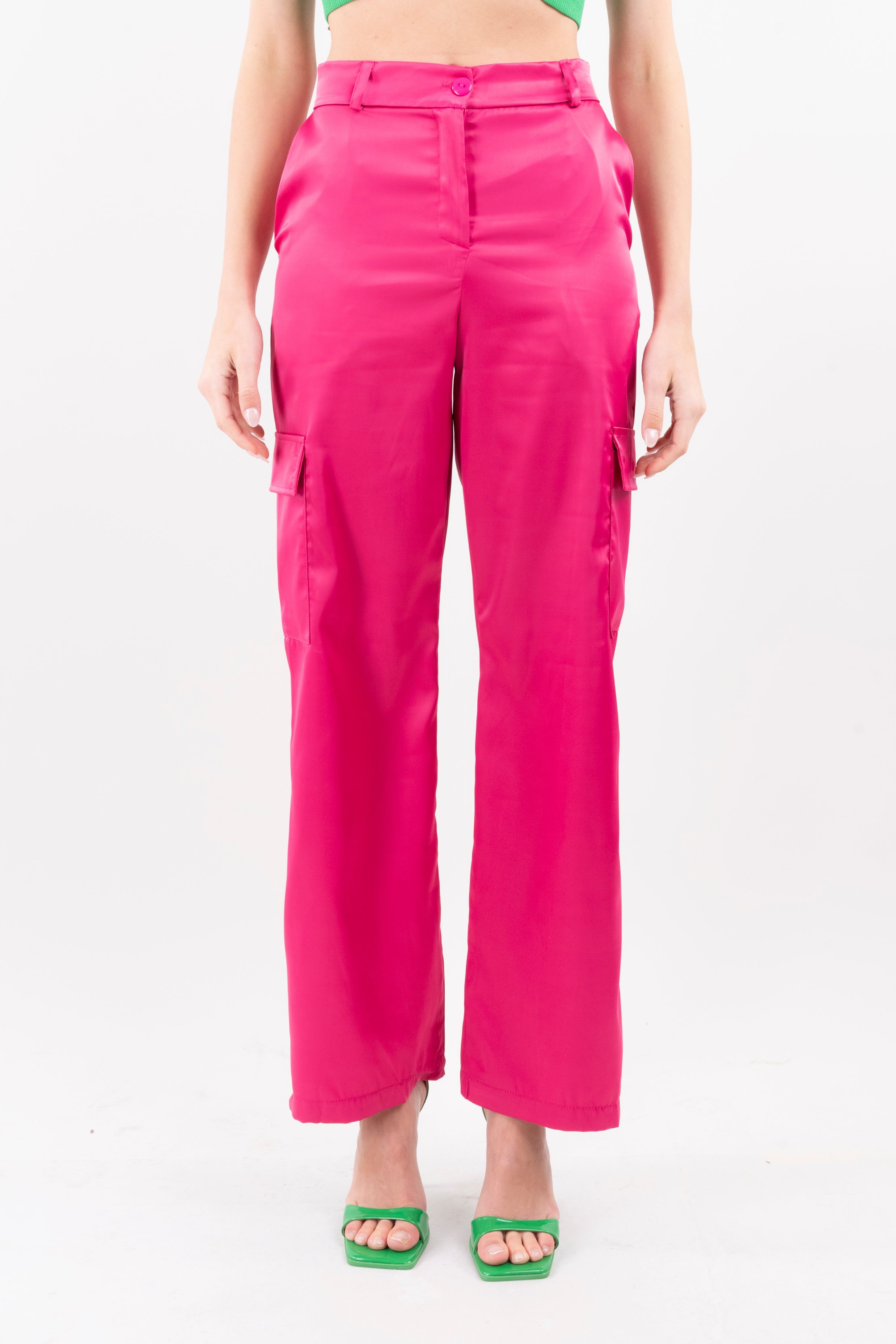 Pantalón cargo botón sold by Shasa